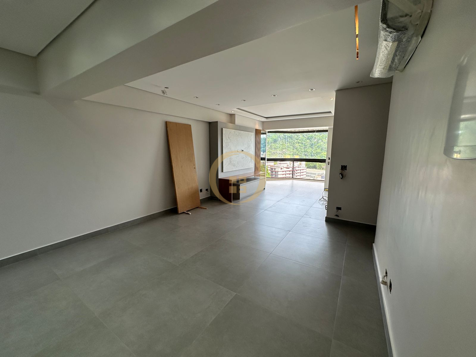 Apartamento na Praia da Enseada, Guarujá - SP