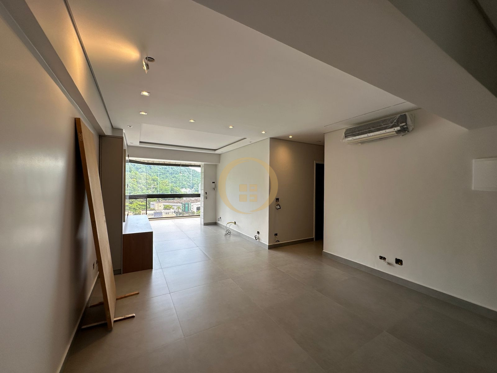 Apartamento na Praia da Enseada, Guarujá - SP