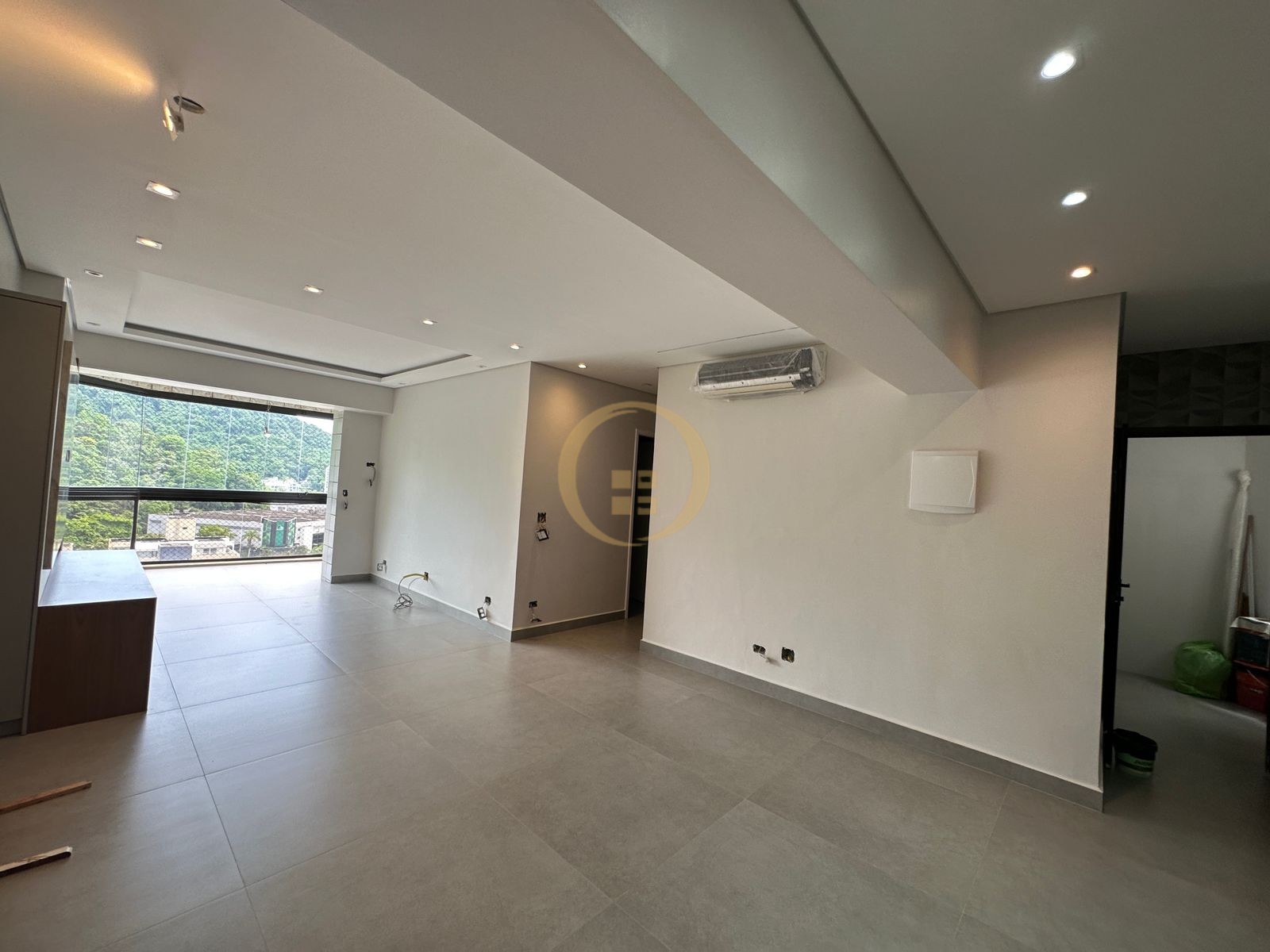 Apartamento na Praia da Enseada, Guarujá - SP