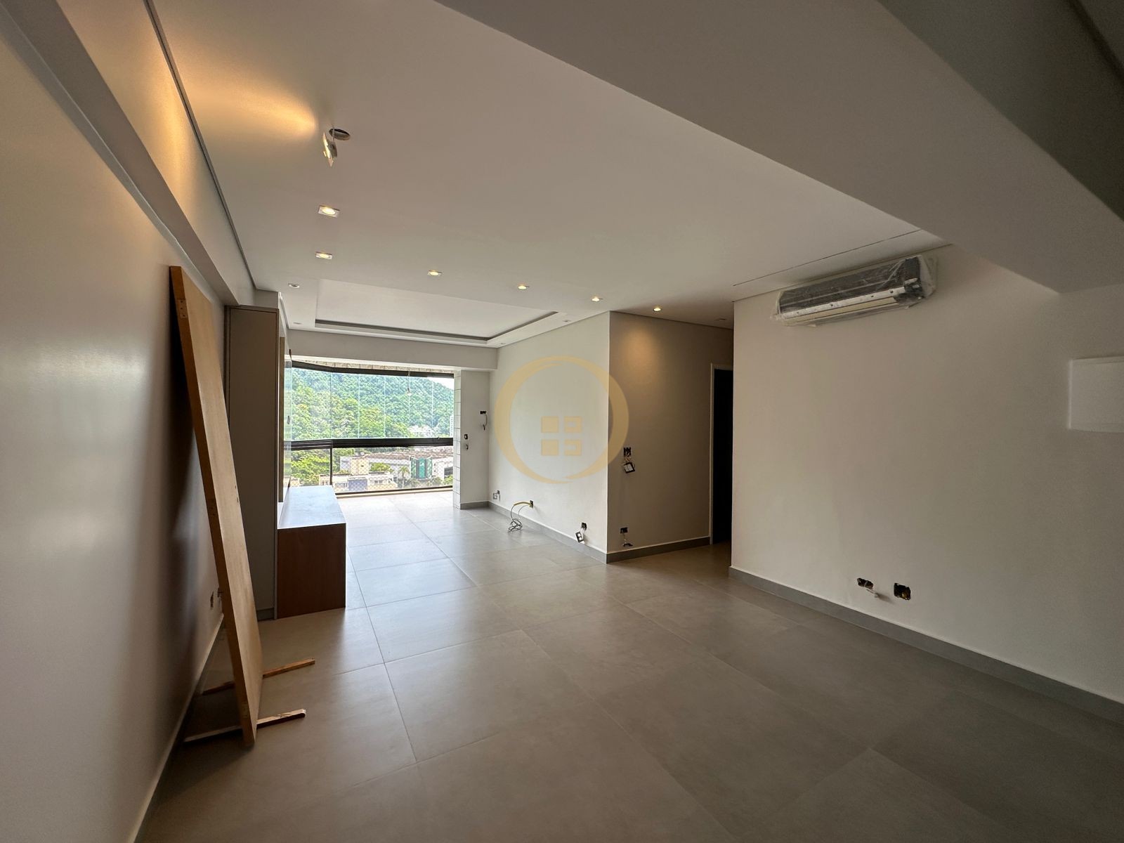 Apartamento na Praia da Enseada, Guarujá - SP
