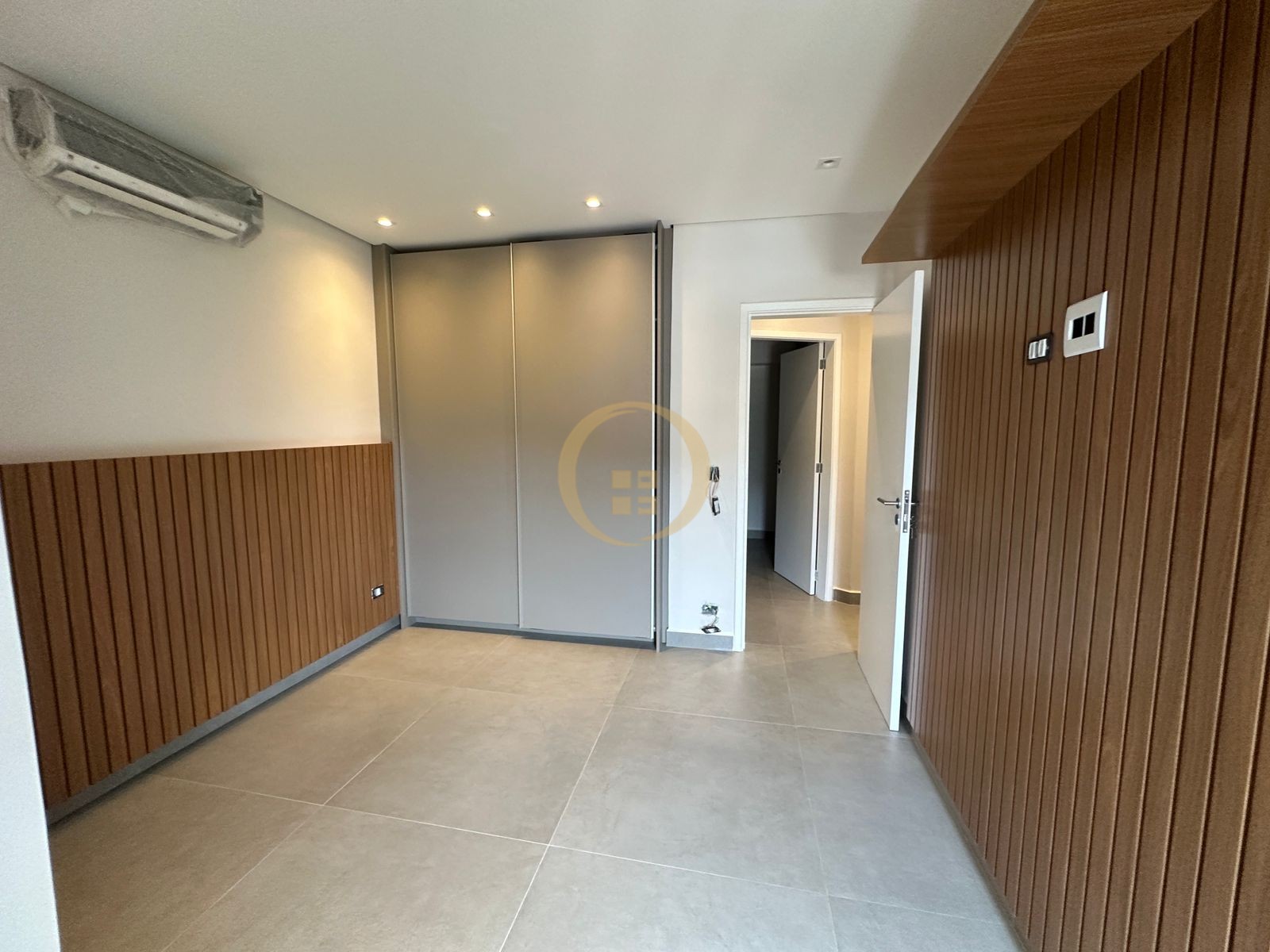 Apartamento na Praia da Enseada, Guarujá - SP