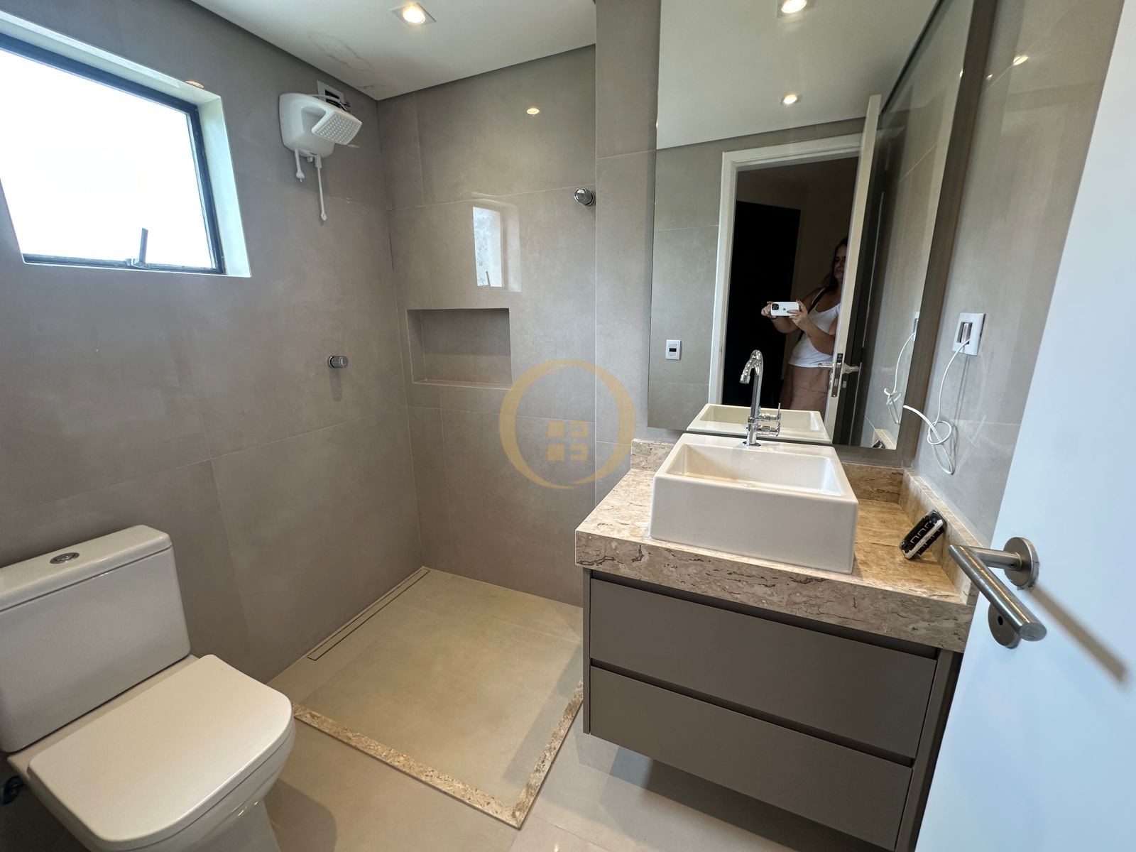 Apartamento na Praia da Enseada, Guarujá - SP