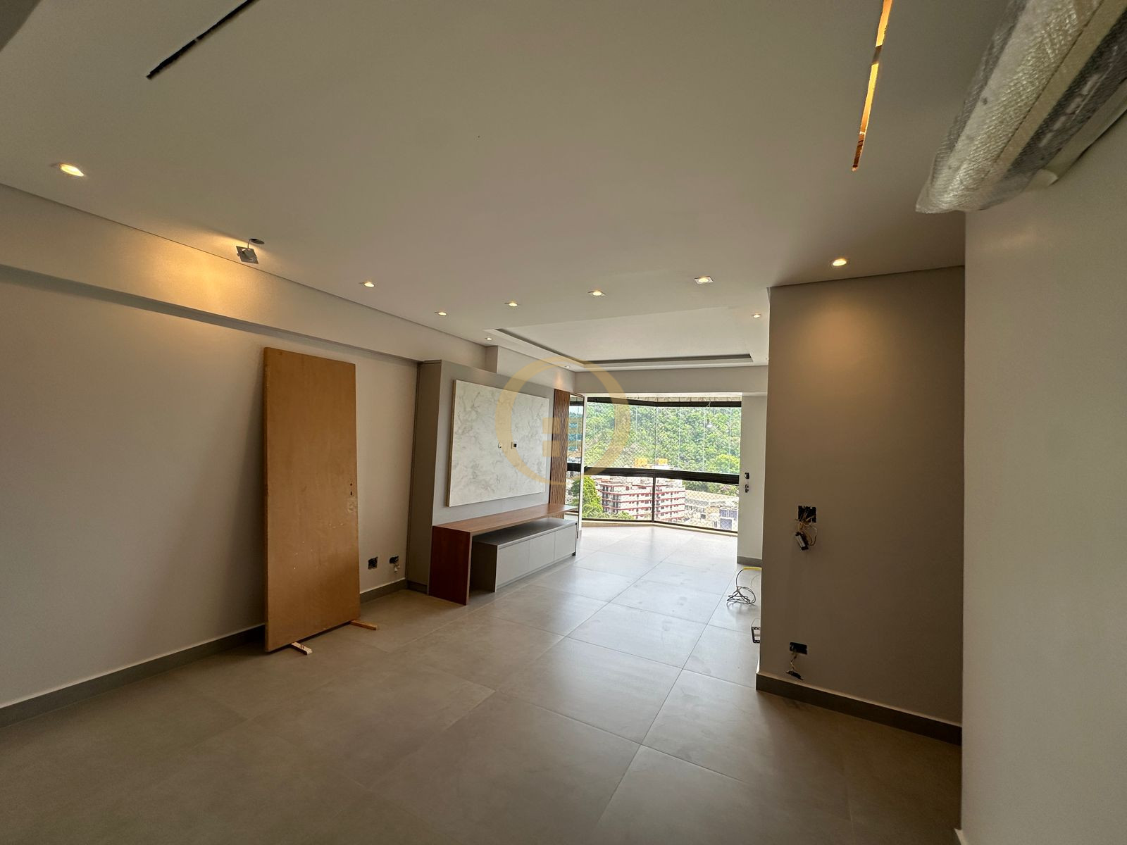 Apartamento na Praia da Enseada, Guarujá - SP