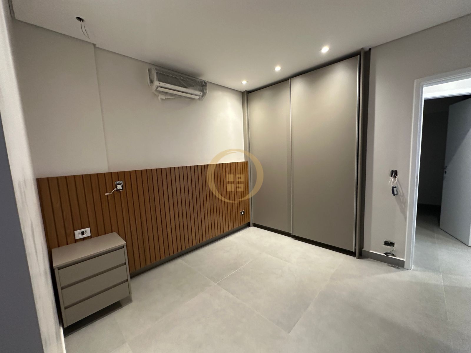Apartamento na Praia da Enseada, Guarujá - SP