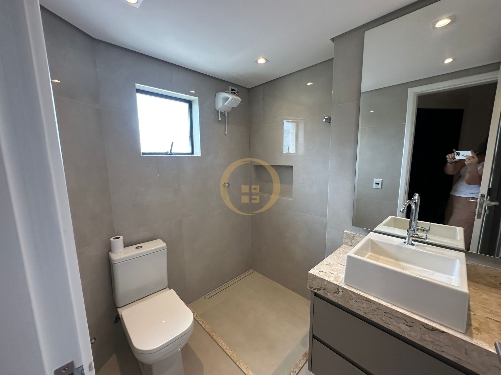 Apartamento na Praia da Enseada, Guarujá - SP