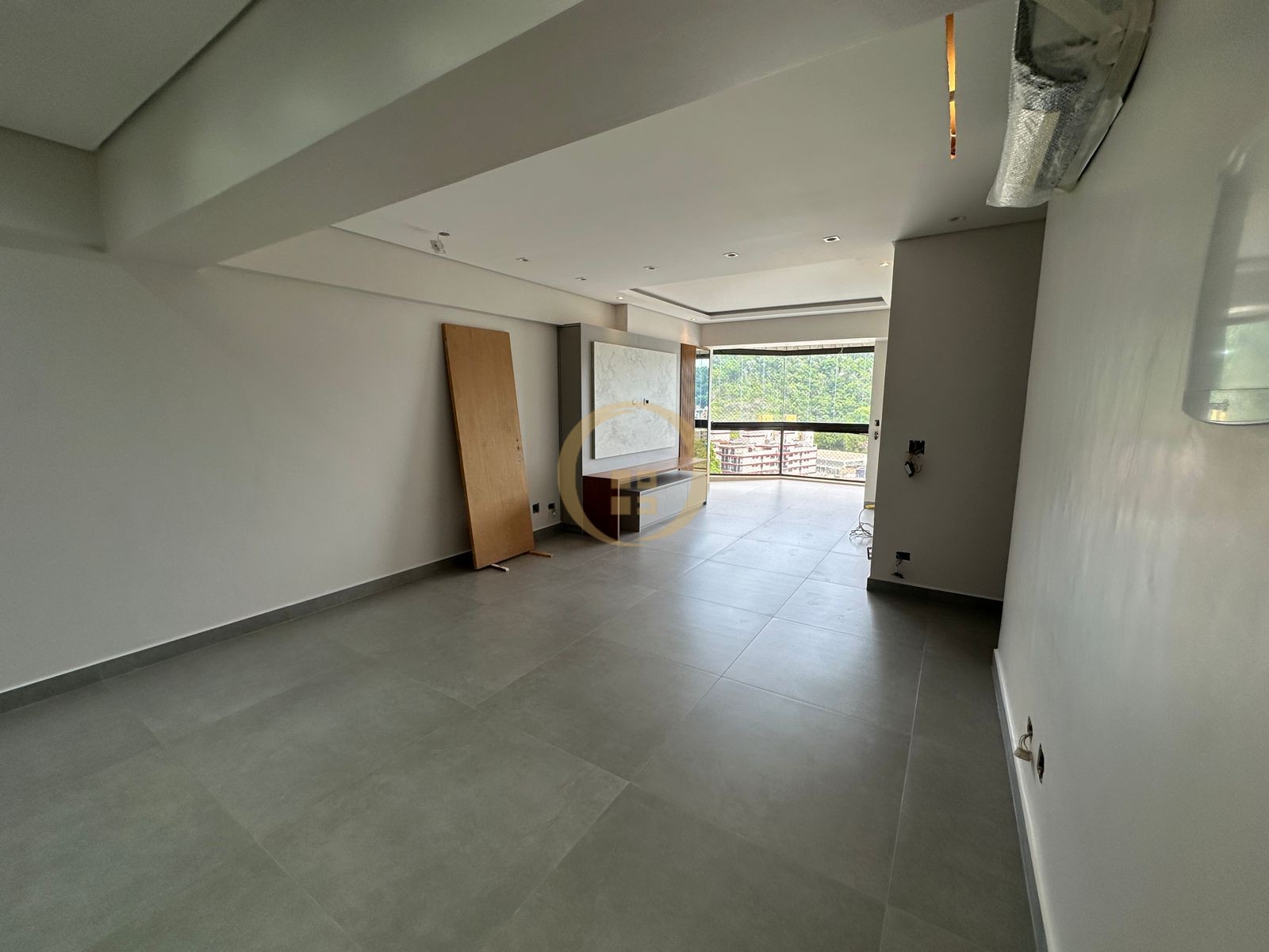 Apartamento na Praia da Enseada, Guarujá - SP