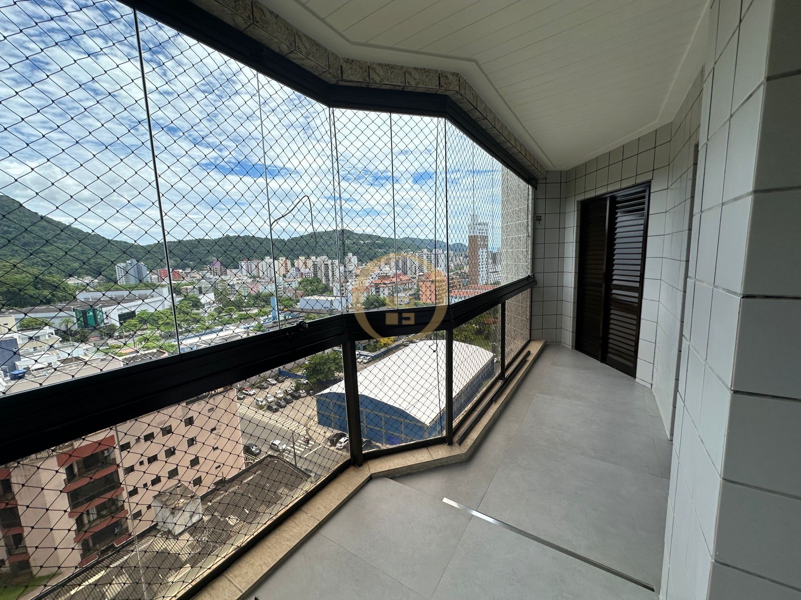 Apartamento na Praia da Enseada, Guarujá - SP