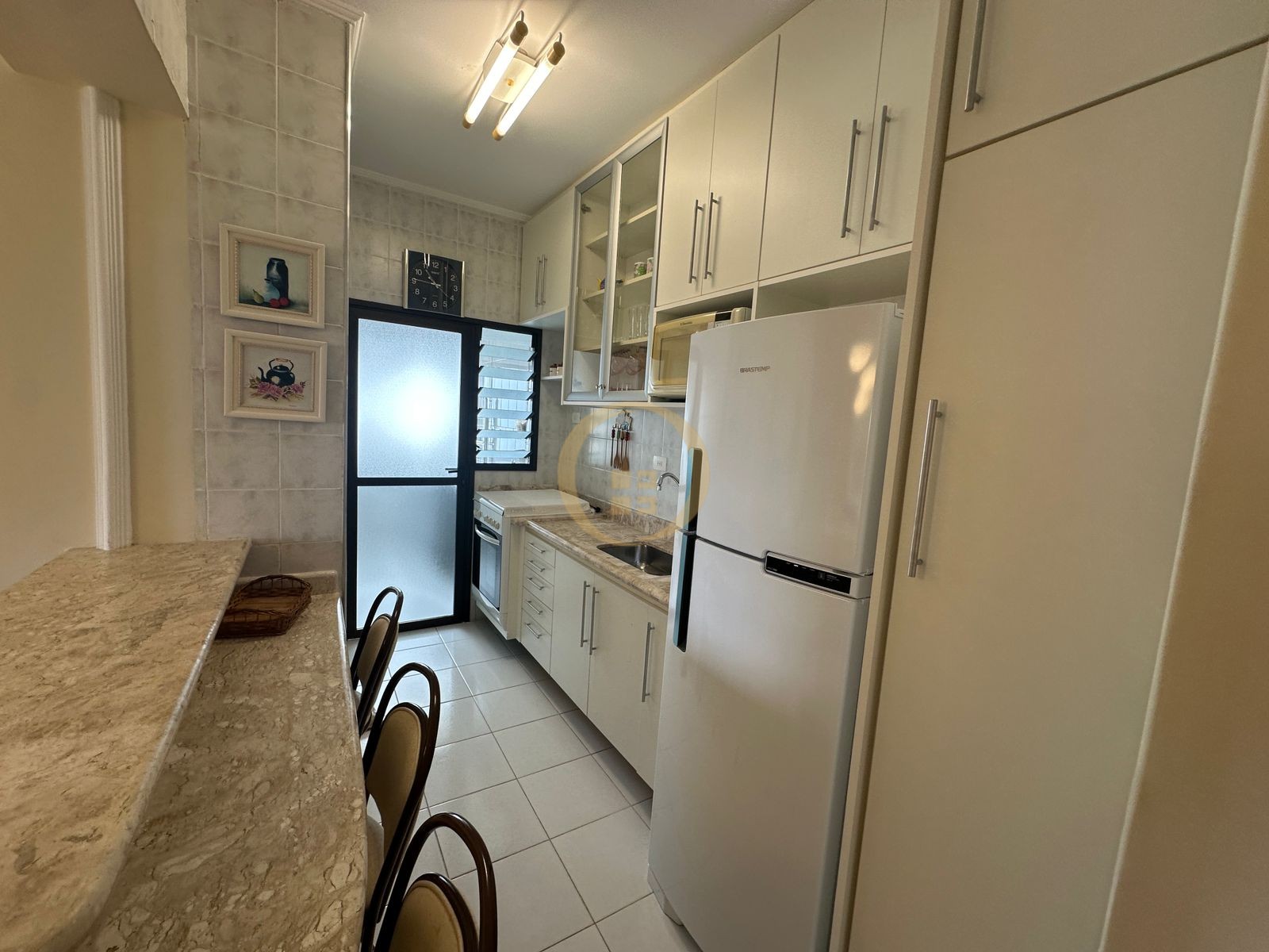 Apartamento na Praia da Enseada, Guarujá - SP