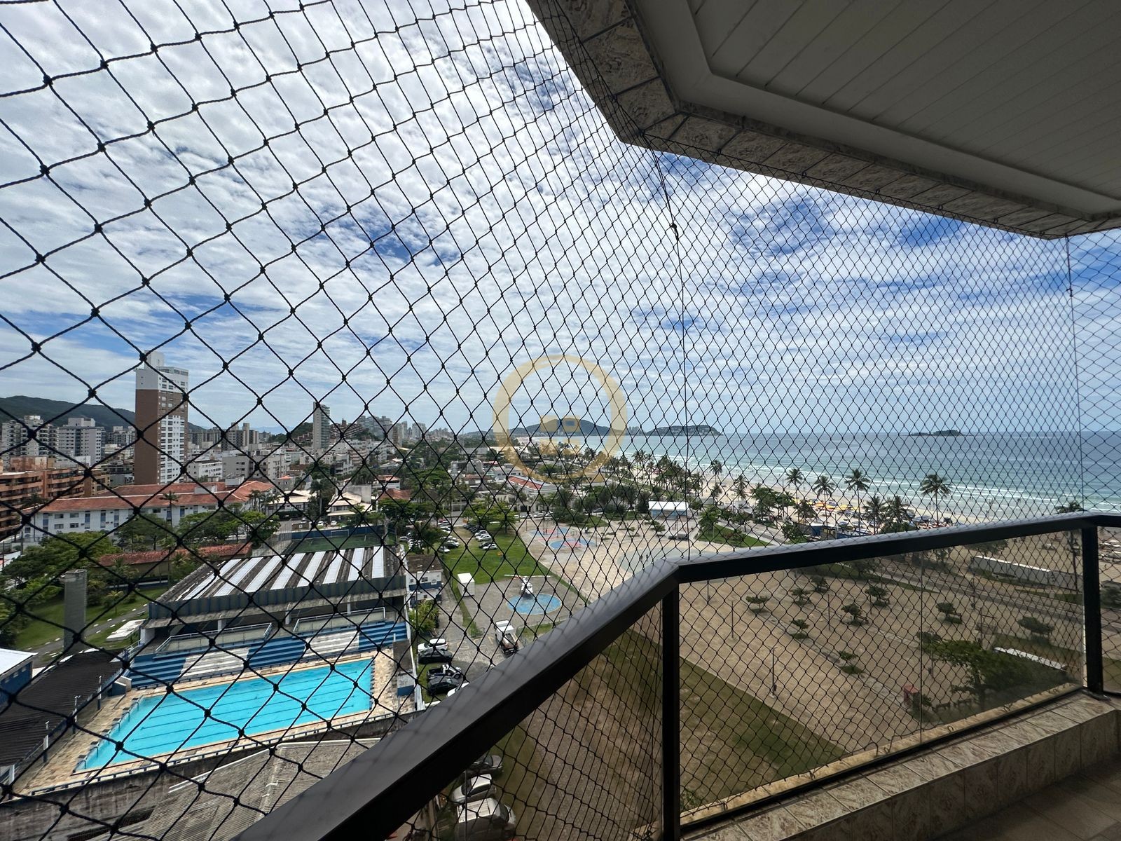Apartamento na Praia da Enseada, Guarujá - SP