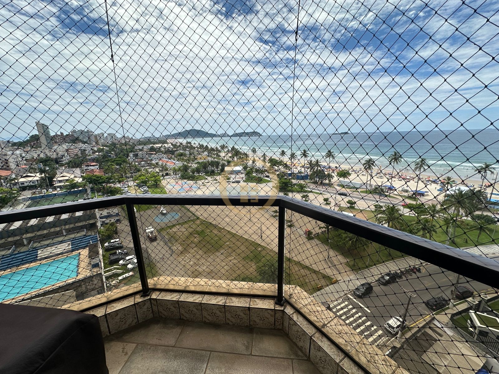 Apartamento na Praia da Enseada, Guarujá - SP