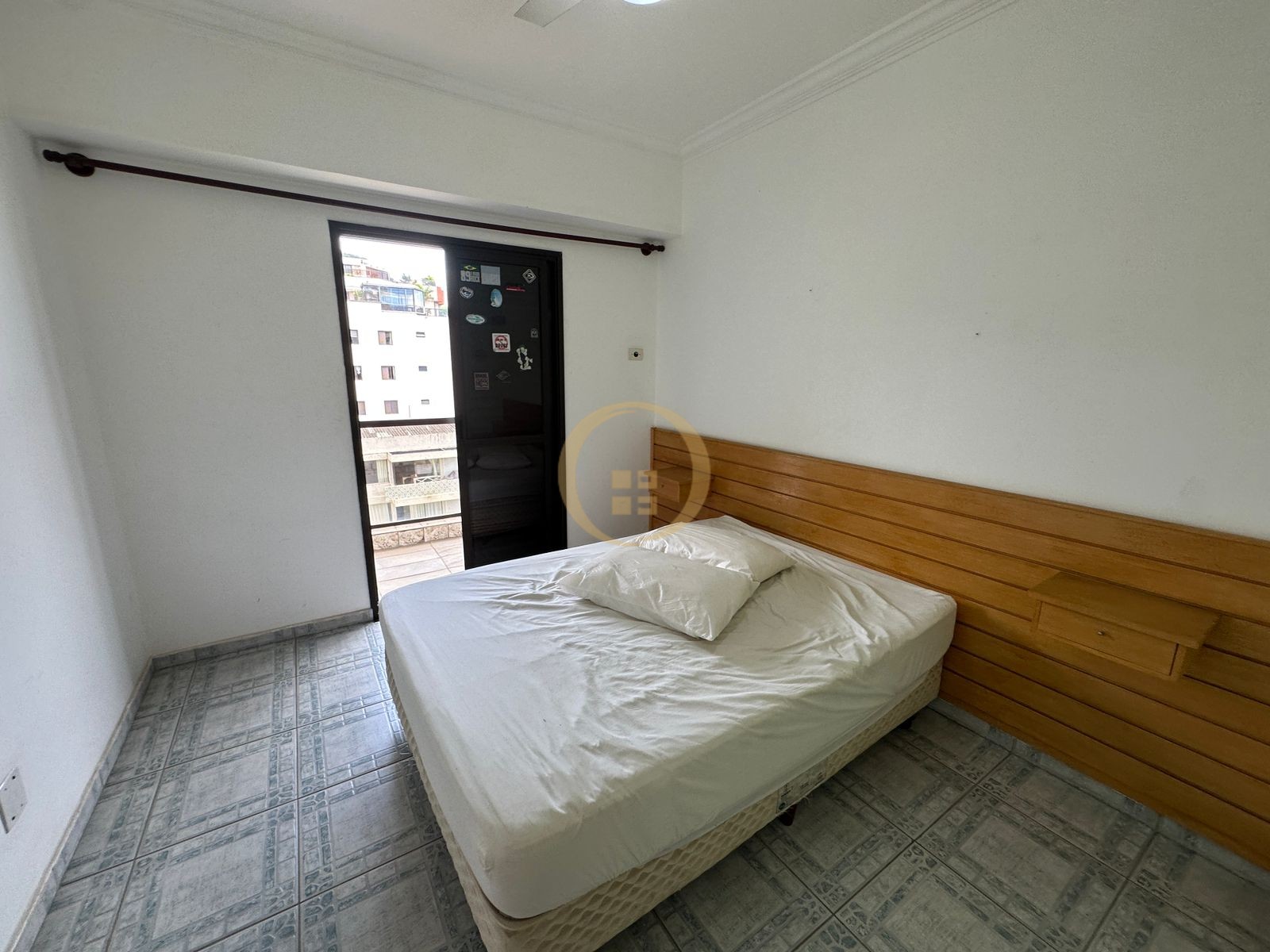 Apartamento na Praia da Enseada, Guarujá - SP