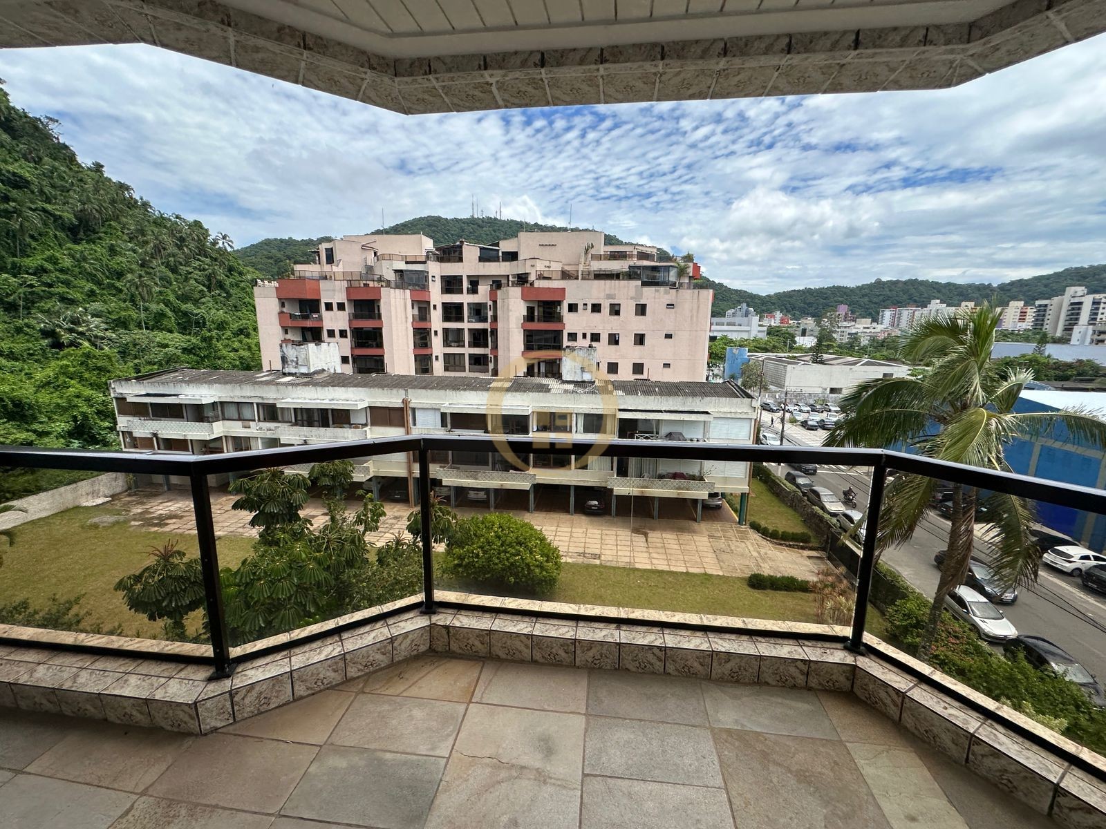 Apartamento na Praia da Enseada, Guarujá - SP