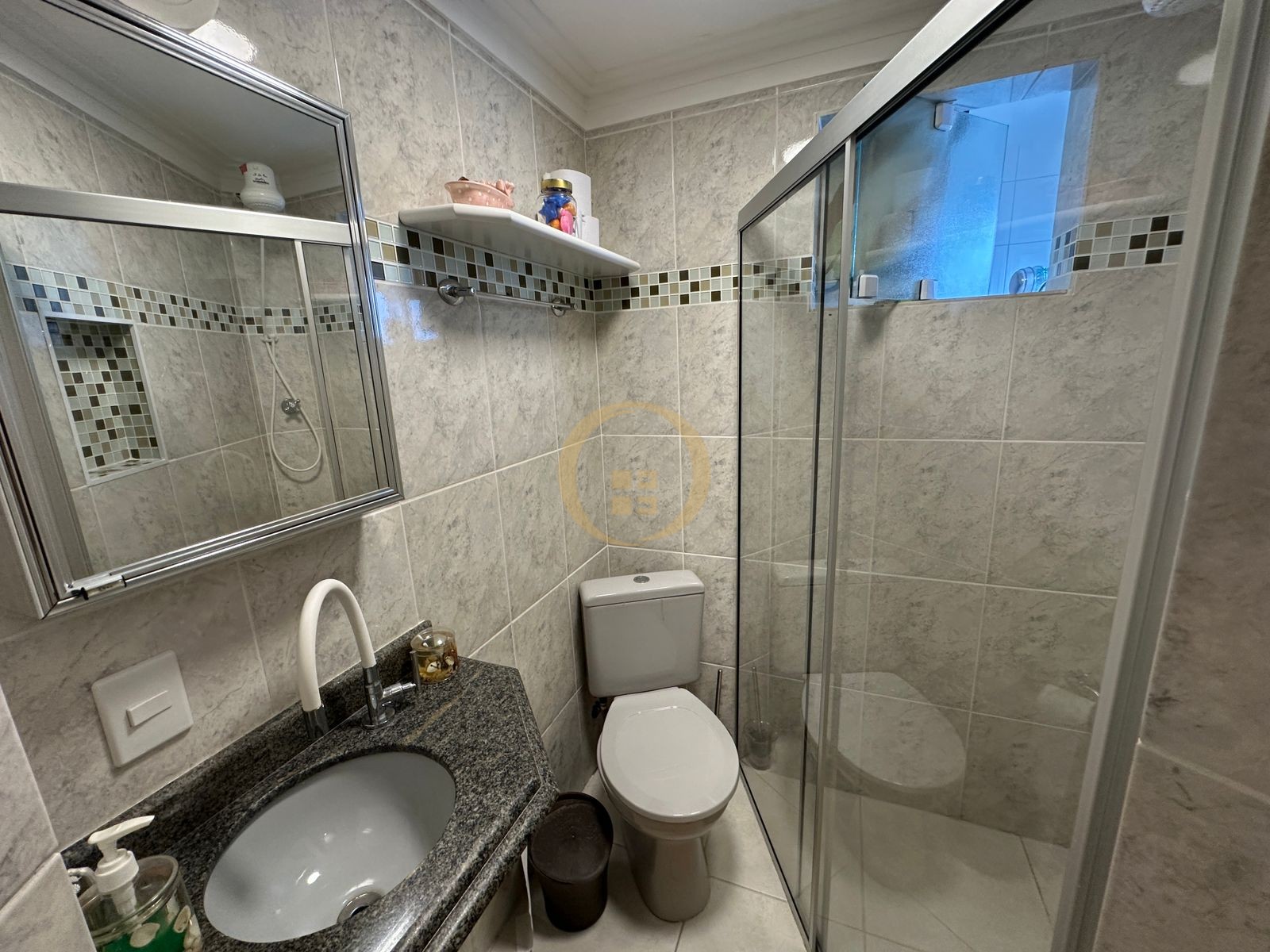 Apartamento na Praia da Enseada, Guarujá - SP