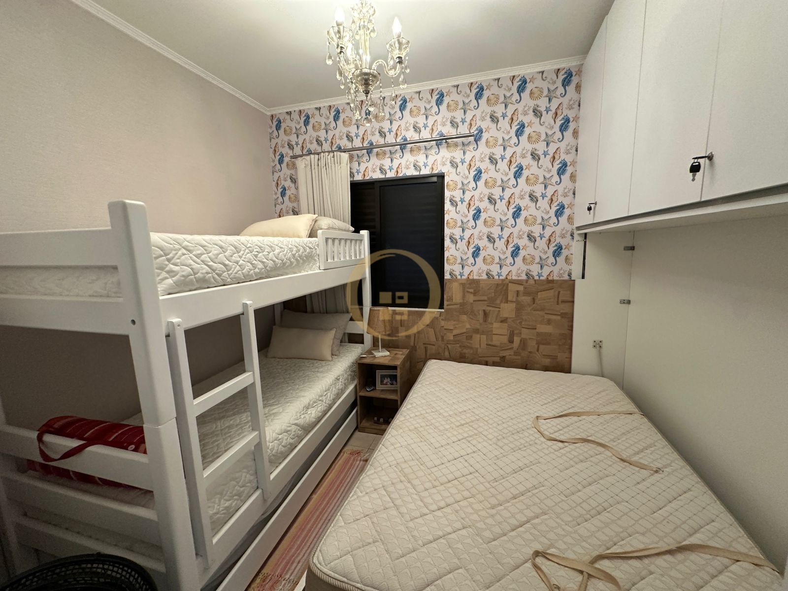 Apartamento na Praia da Enseada, Guarujá - SP
