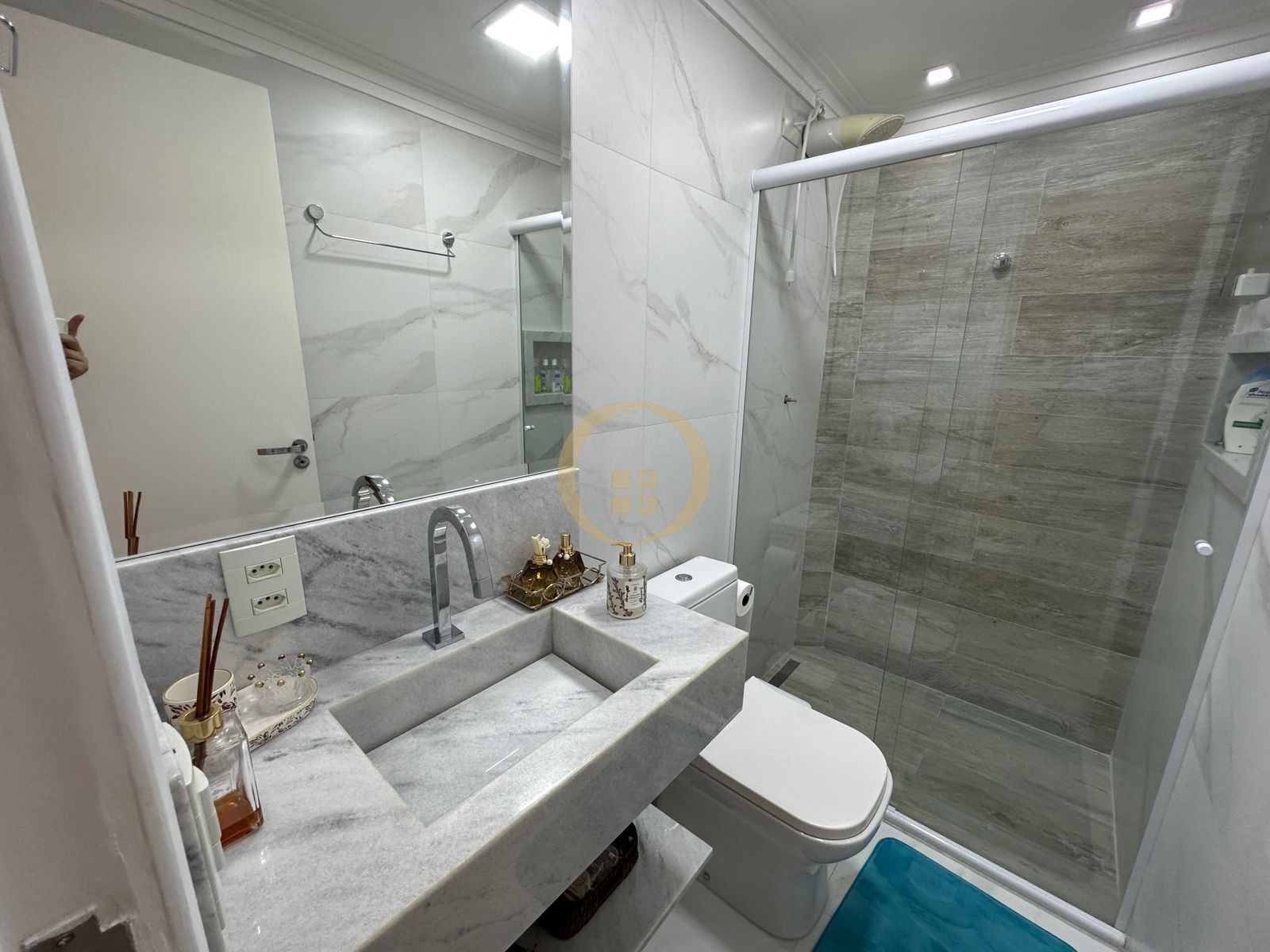 Apartamento na Praia da Enseada, Guarujá - SP