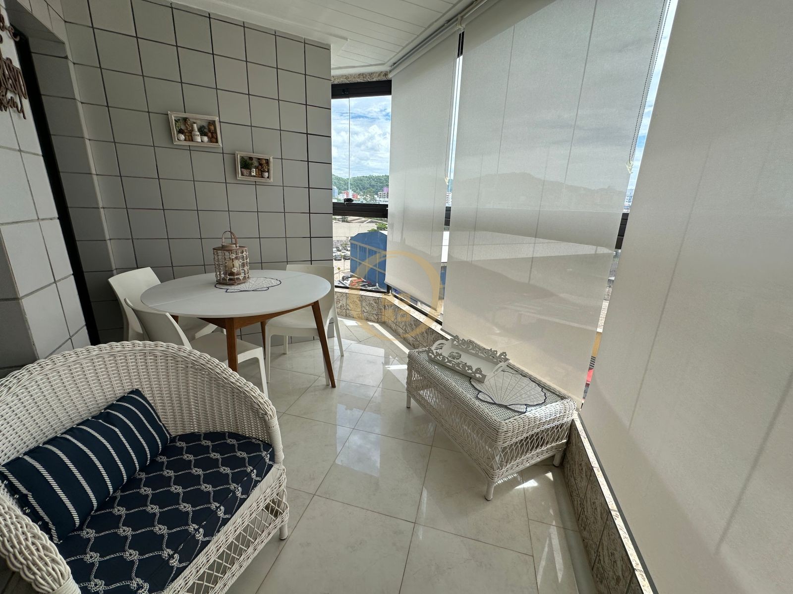 Apartamento na Praia da Enseada, Guarujá - SP