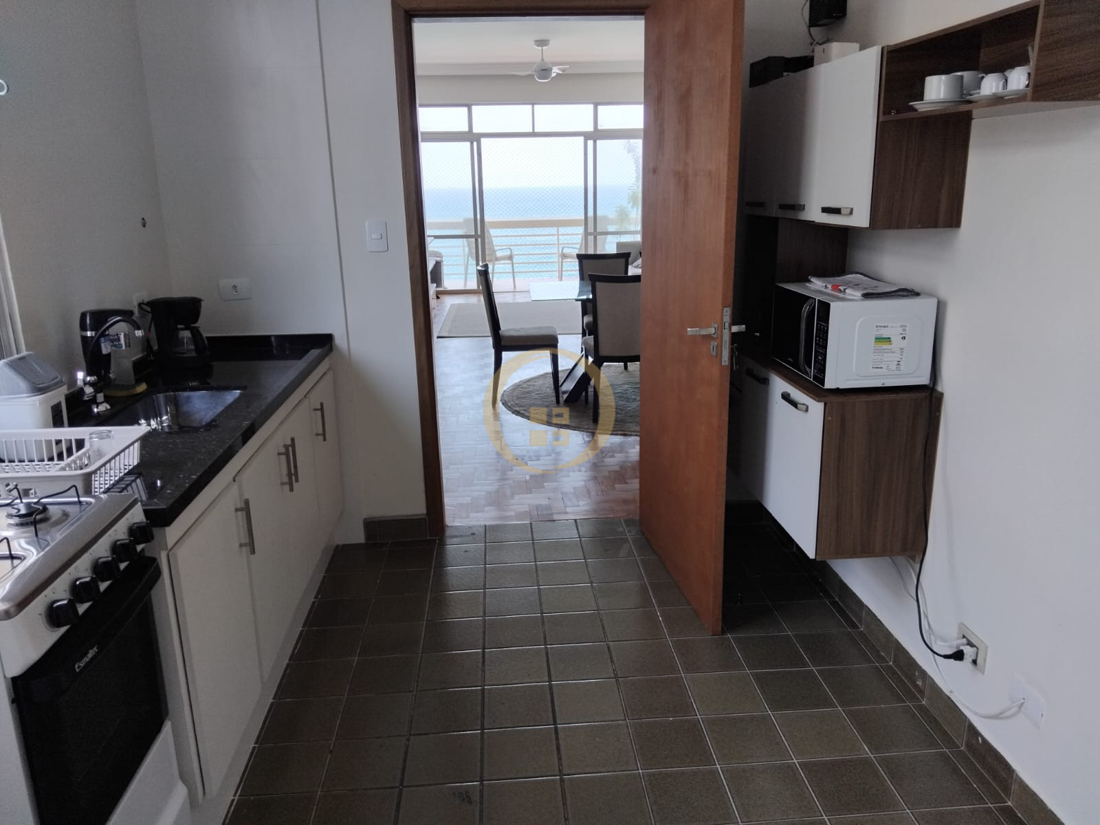 Apartamento Frente ao Mar nas Pitangueiras, Guarujá - SP