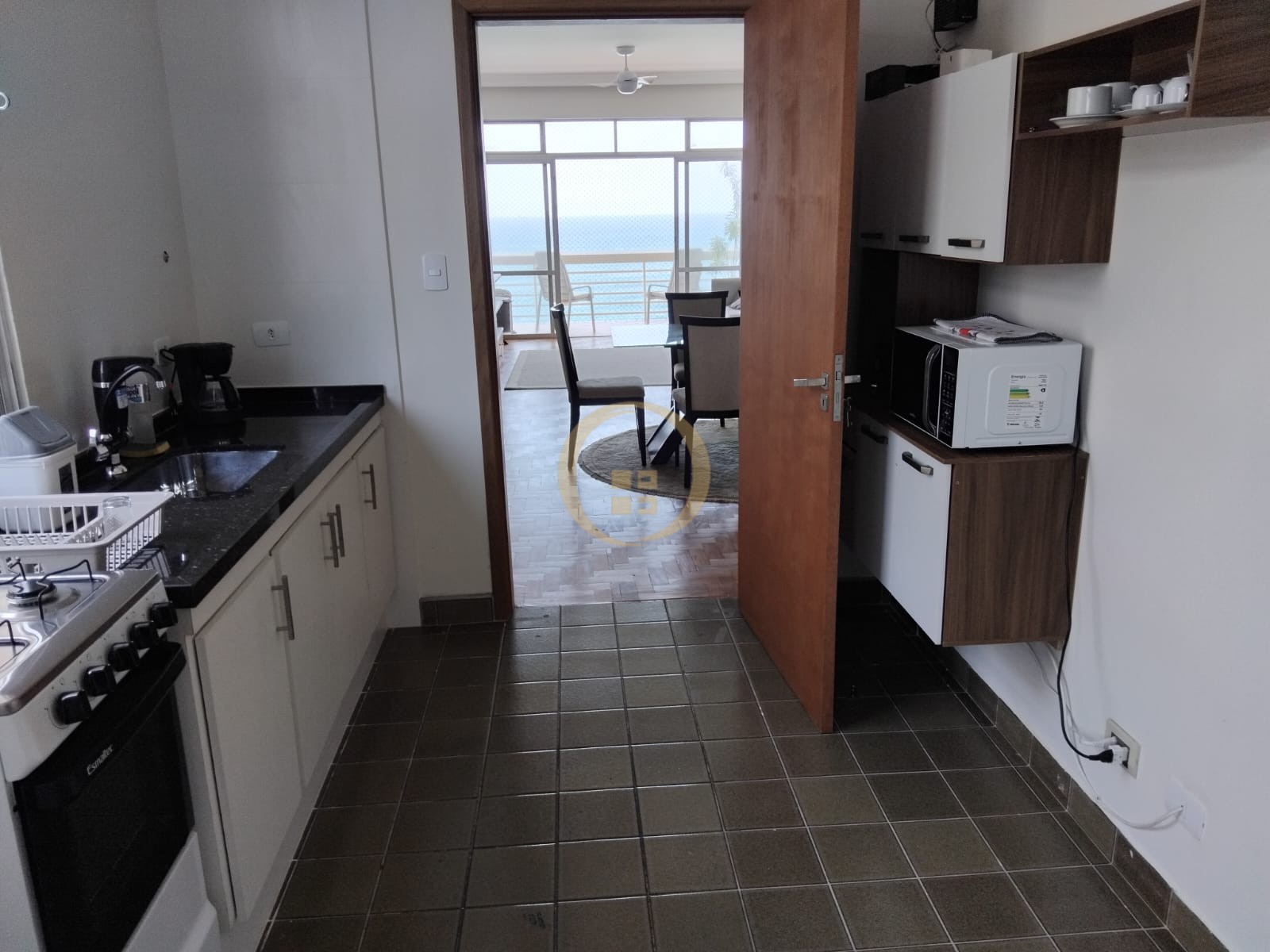 Apartamento Frente ao Mar nas Pitangueiras, Guarujá - SP
