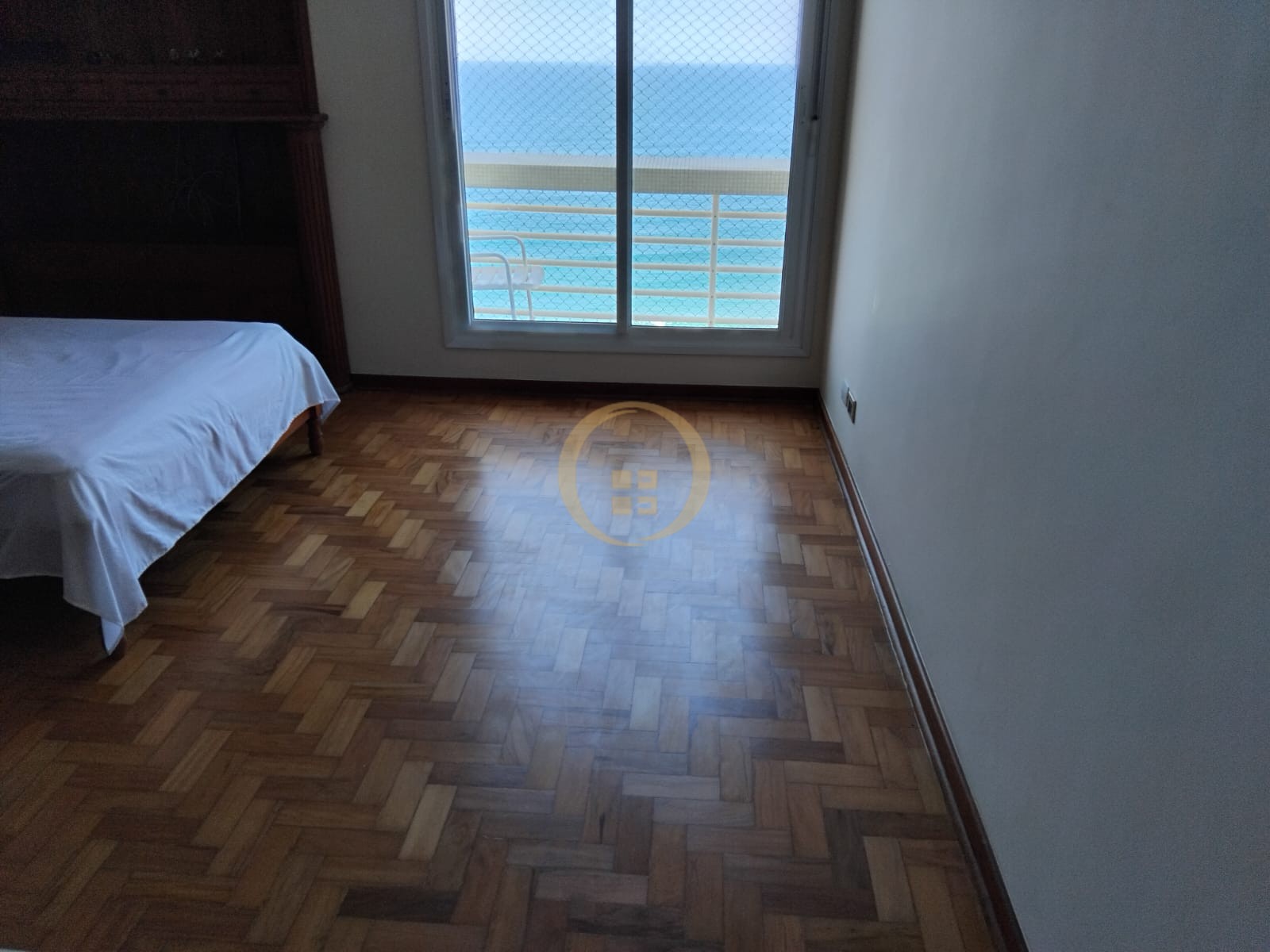 Apartamento Frente ao Mar nas Pitangueiras, Guarujá - SP