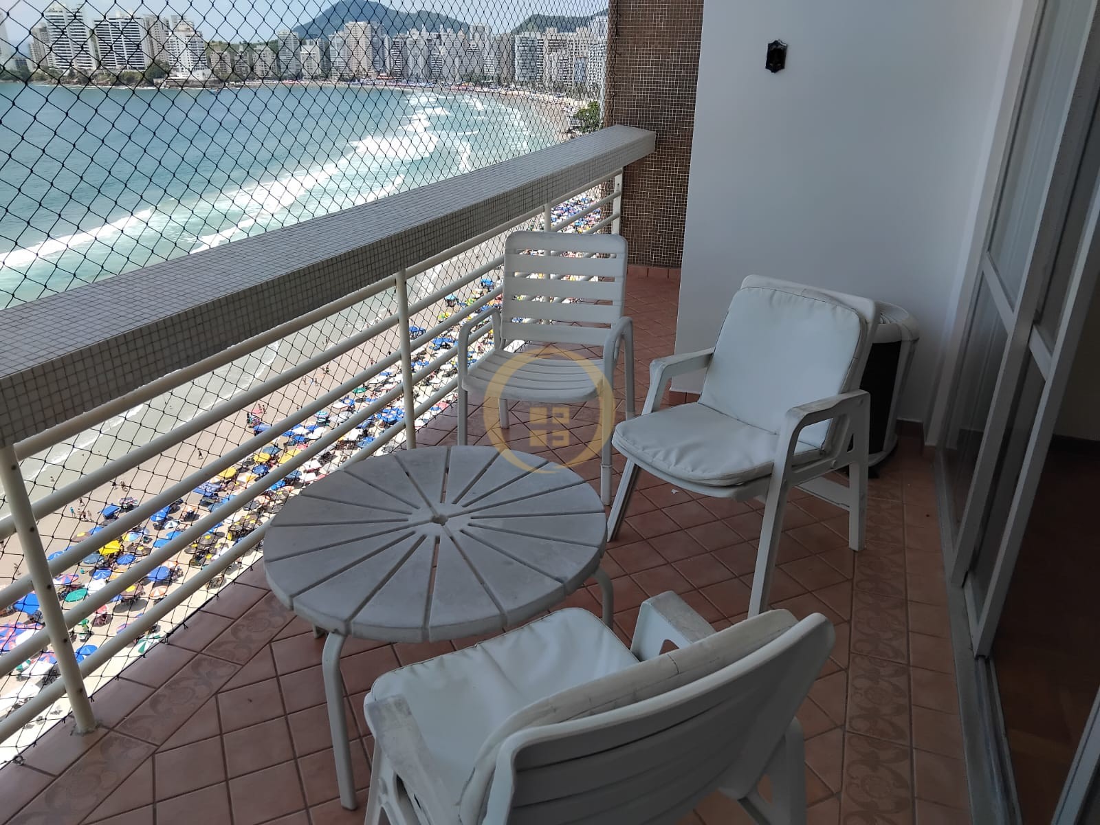 Apartamento Frente ao Mar nas Pitangueiras, Guarujá - SP