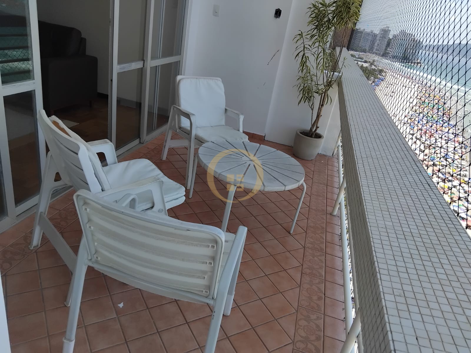 Apartamento Frente ao Mar nas Pitangueiras, Guarujá - SP
