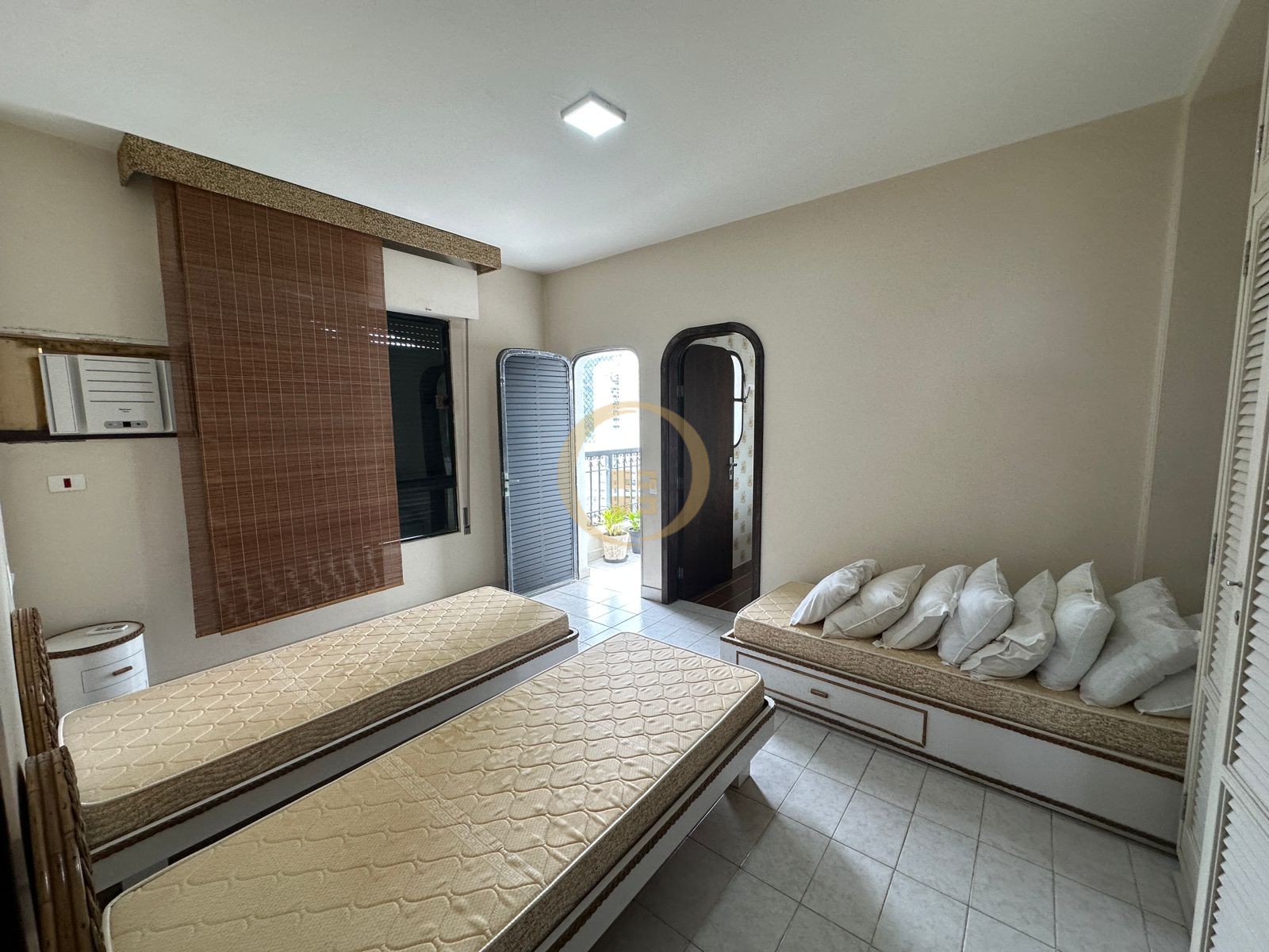 Apartamento Frente ao Mar, Praia Pitangueiras, Guarujá - SP
