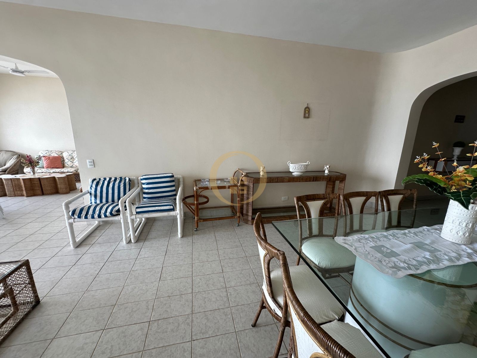 Apartamento Frente ao Mar, Praia Pitangueiras, Guarujá - SP