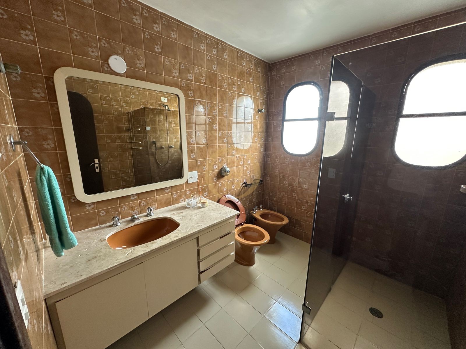 Apartamento Frente ao Mar, Praia Pitangueiras, Guarujá - SP