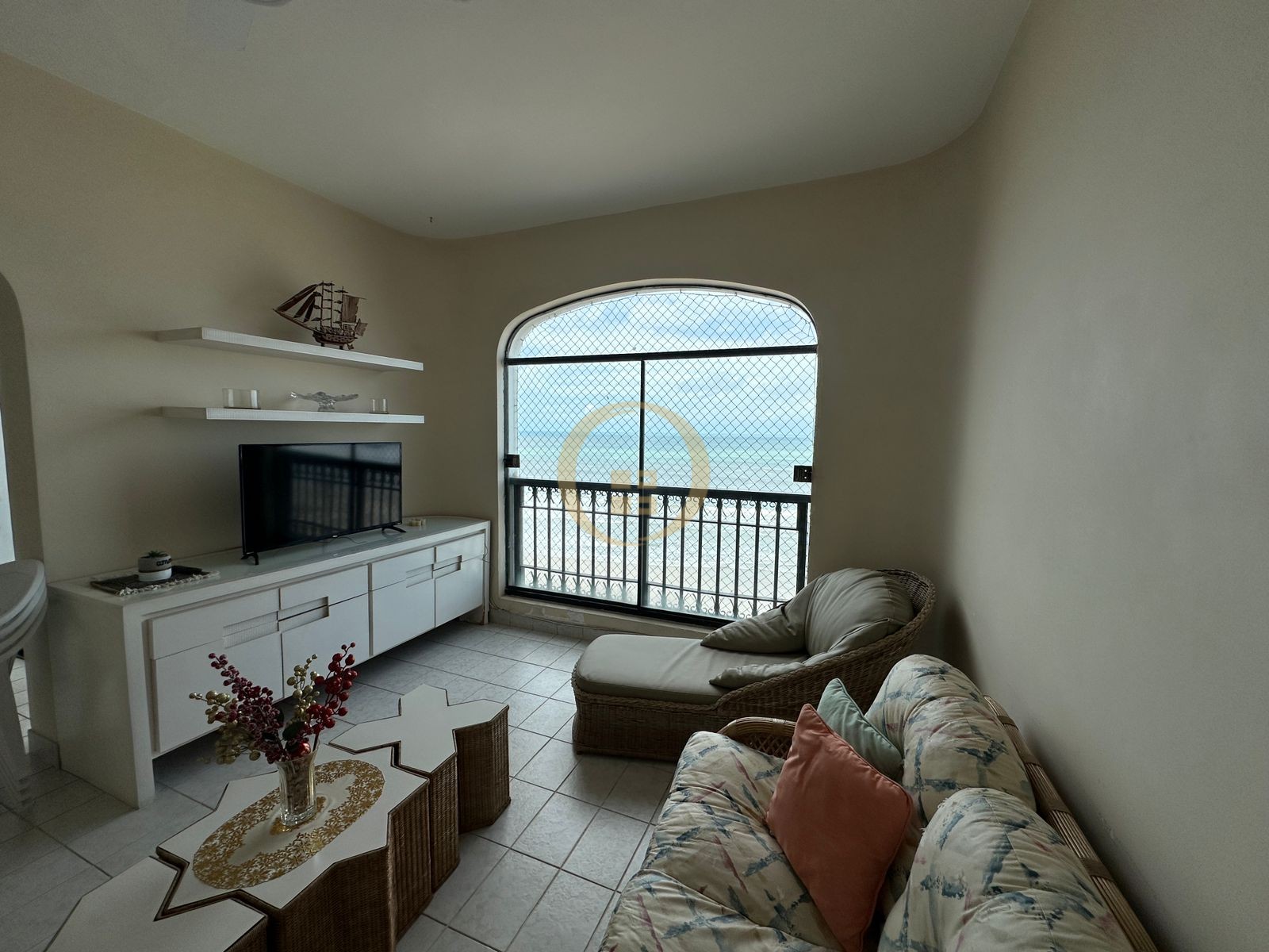 Apartamento Frente ao Mar, Praia Pitangueiras, Guarujá - SP