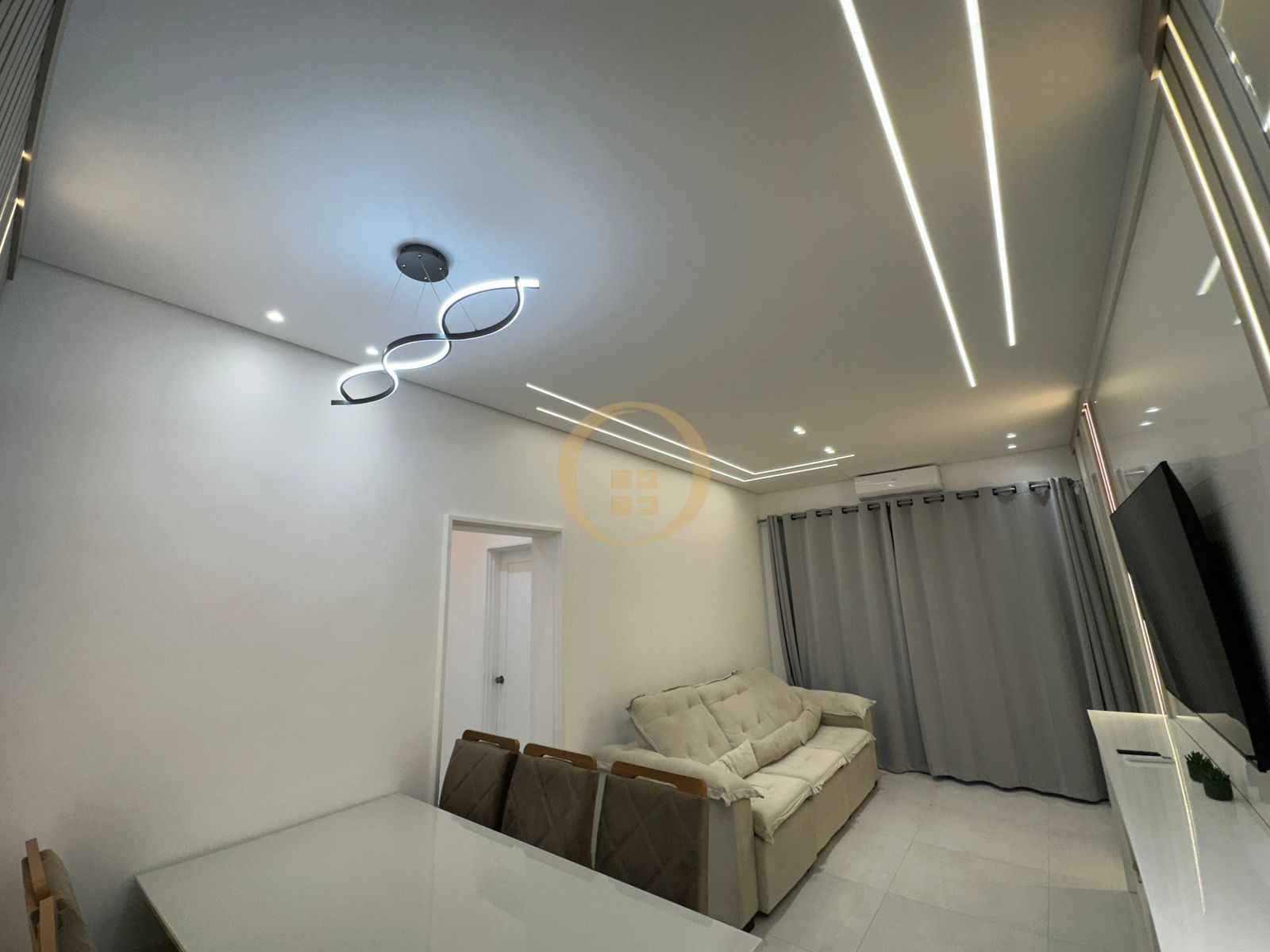 Apartamento na Praia das Pitangueiras, Guarujá - SP