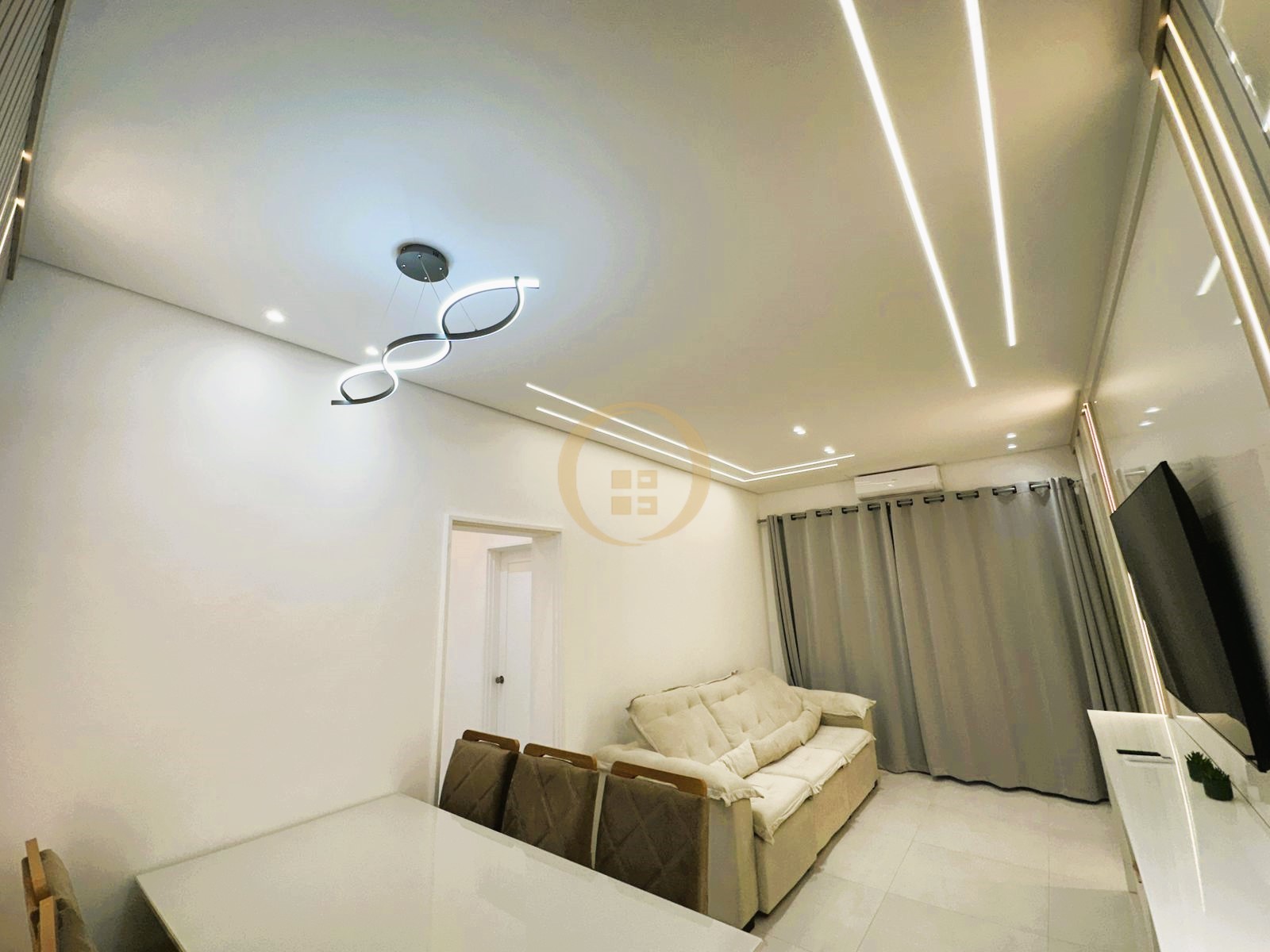 Apartamento na Praia das Pitangueiras, Guarujá - SP