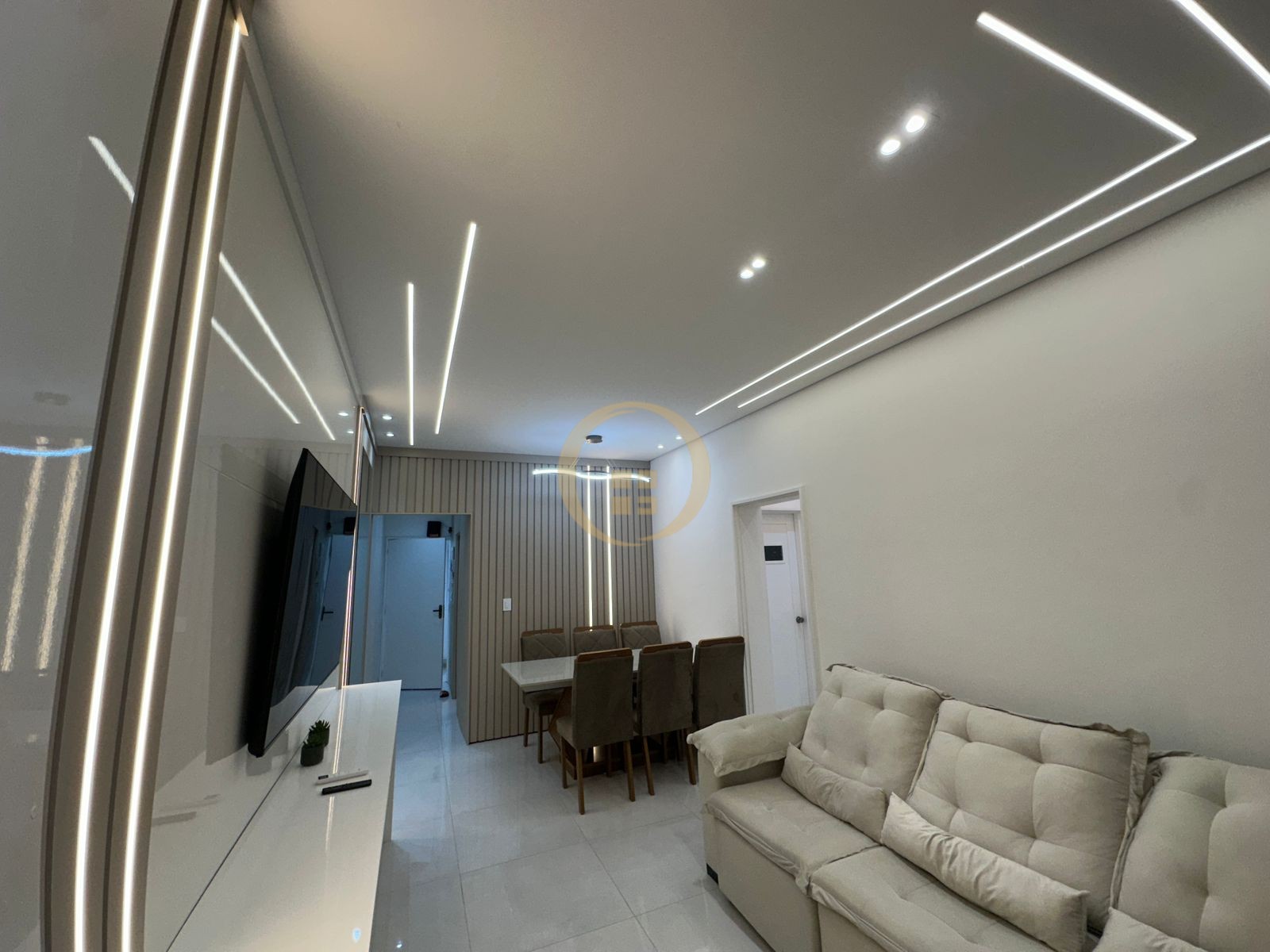 Apartamento na Praia das Pitangueiras, Guarujá - SP