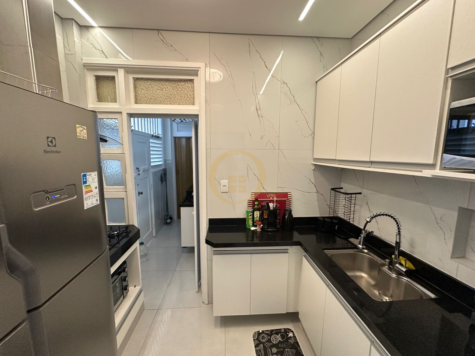 Apartamento na Praia das Pitangueiras, Guarujá - SP