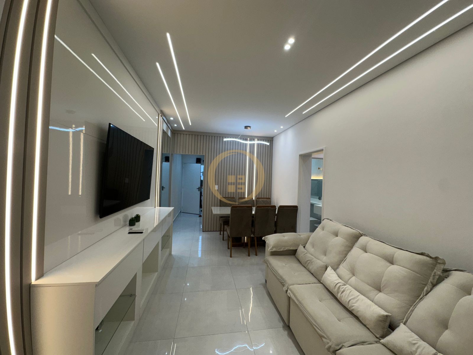 Apartamento na Praia das Pitangueiras, Guarujá - SP