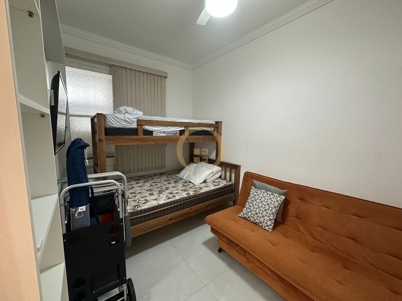 Apartamento na Praia das Pitangueiras, Guarujá - SP