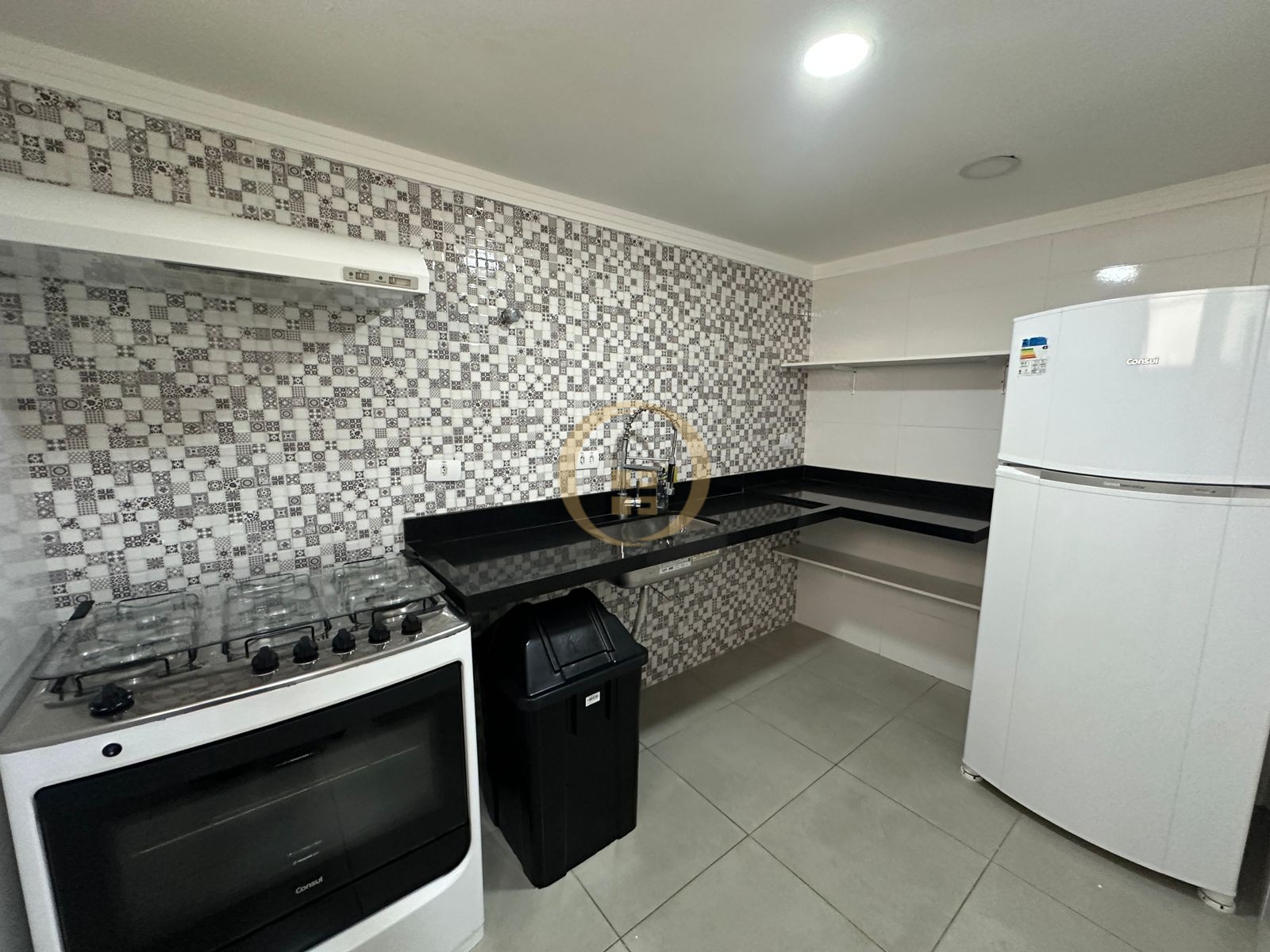 Apartamento na Praia das Pitangueiras, Guarujá - SP