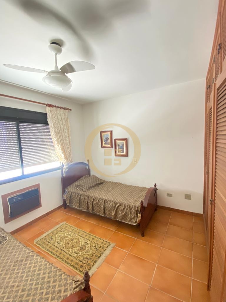 Apartamento na Praia das Pitangueiras, Guarujá - SP