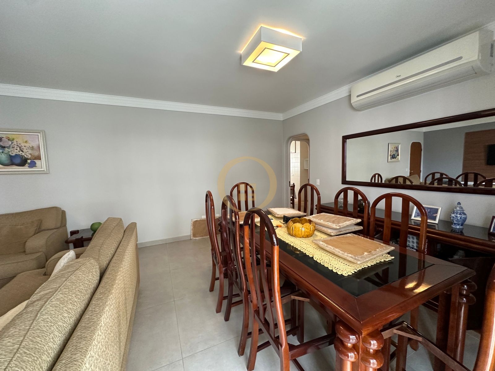 Apartamento na Praia das Pitangueiras, Guarujá - SP