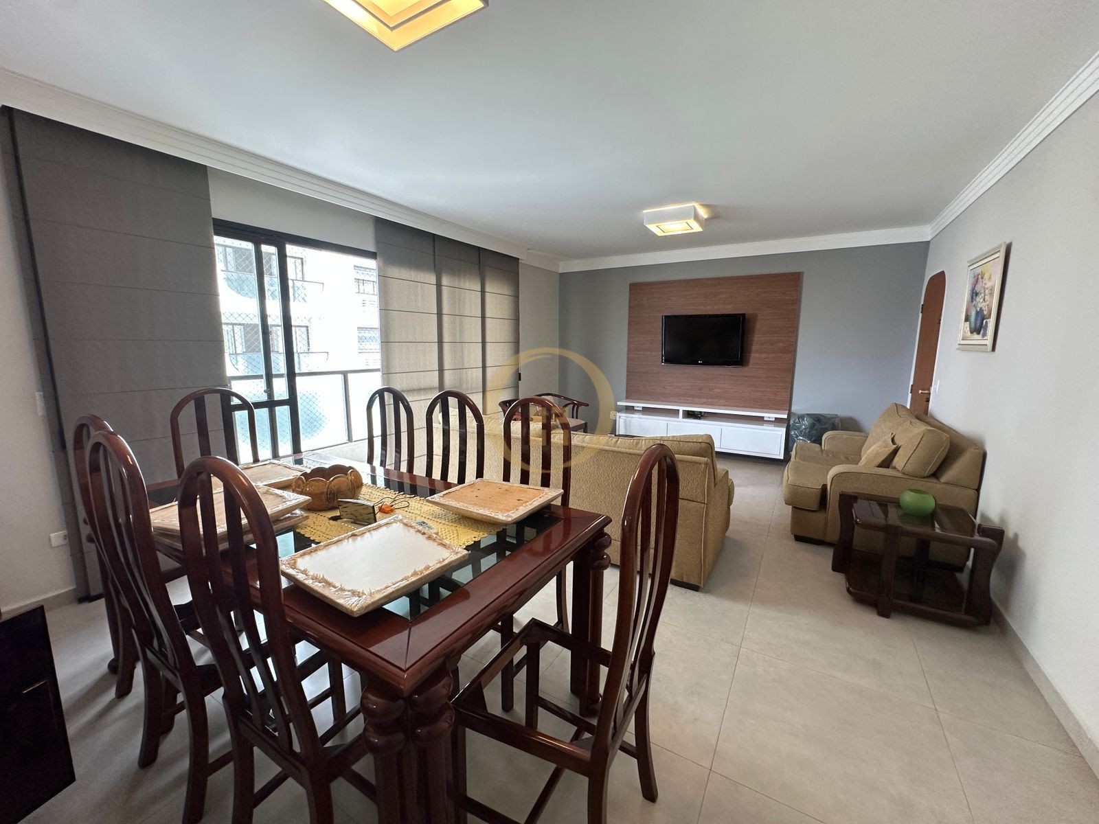 Apartamento na Praia das Pitangueiras, Guarujá - SP