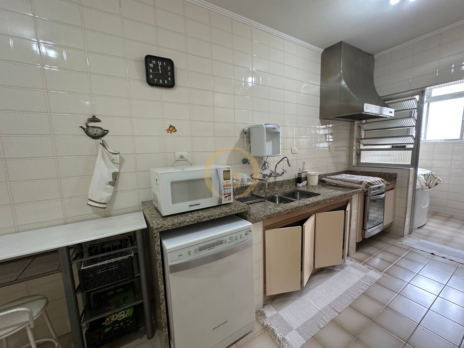 Apartamento Frente ao Mar, Praia Pitangueiras, Guarujá - SP