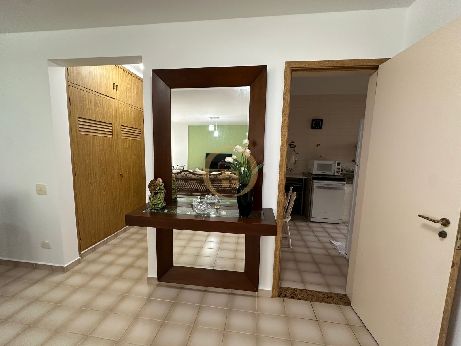 Apartamento Frente ao Mar, Praia Pitangueiras, Guarujá - SP