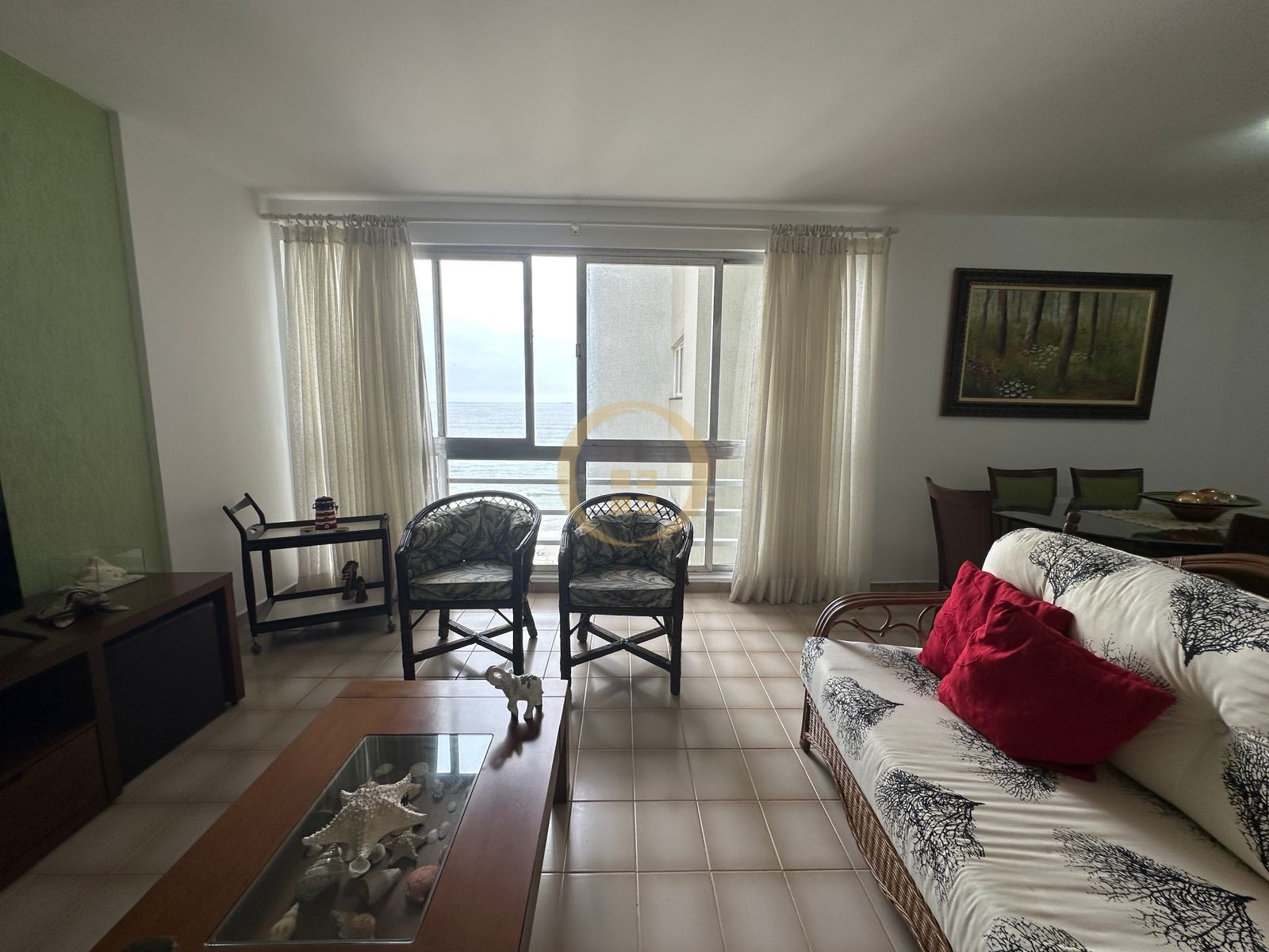 Apartamento Frente ao Mar, Praia Pitangueiras, Guarujá - SP