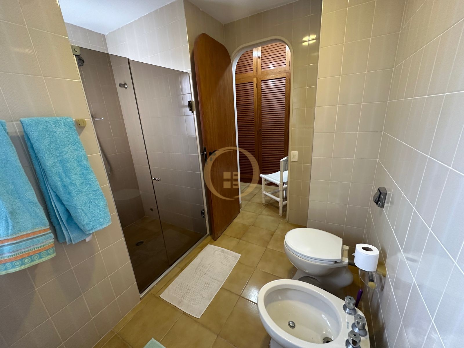 Apartamento na Praia das Pitangueiras, Guarujá - SP