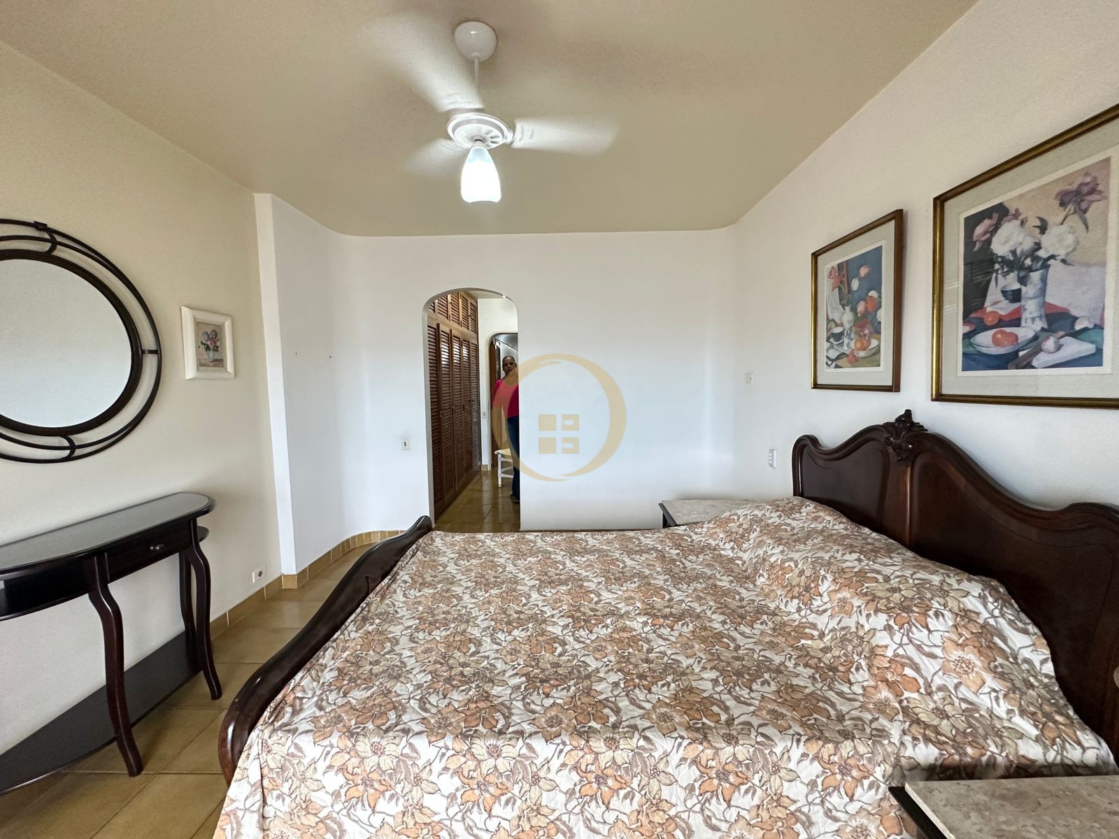 Apartamento na Praia das Pitangueiras, Guarujá - SP