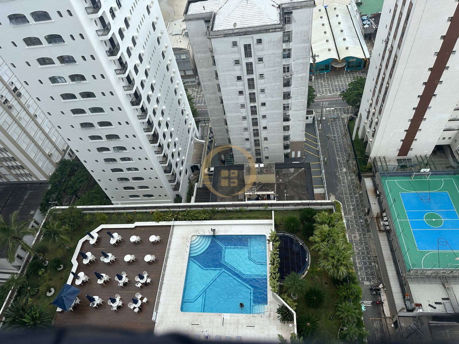 Apartamento na Praia das Pitangueiras, Guarujá - SP