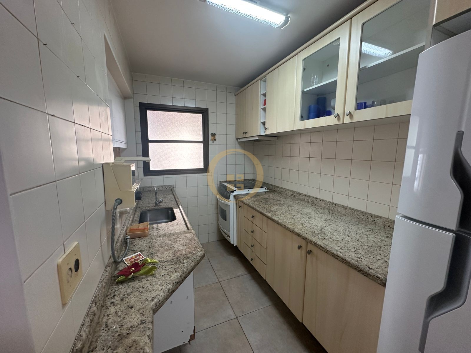 Apartamento na Praia das Pitangueiras, Guarujá - SP
