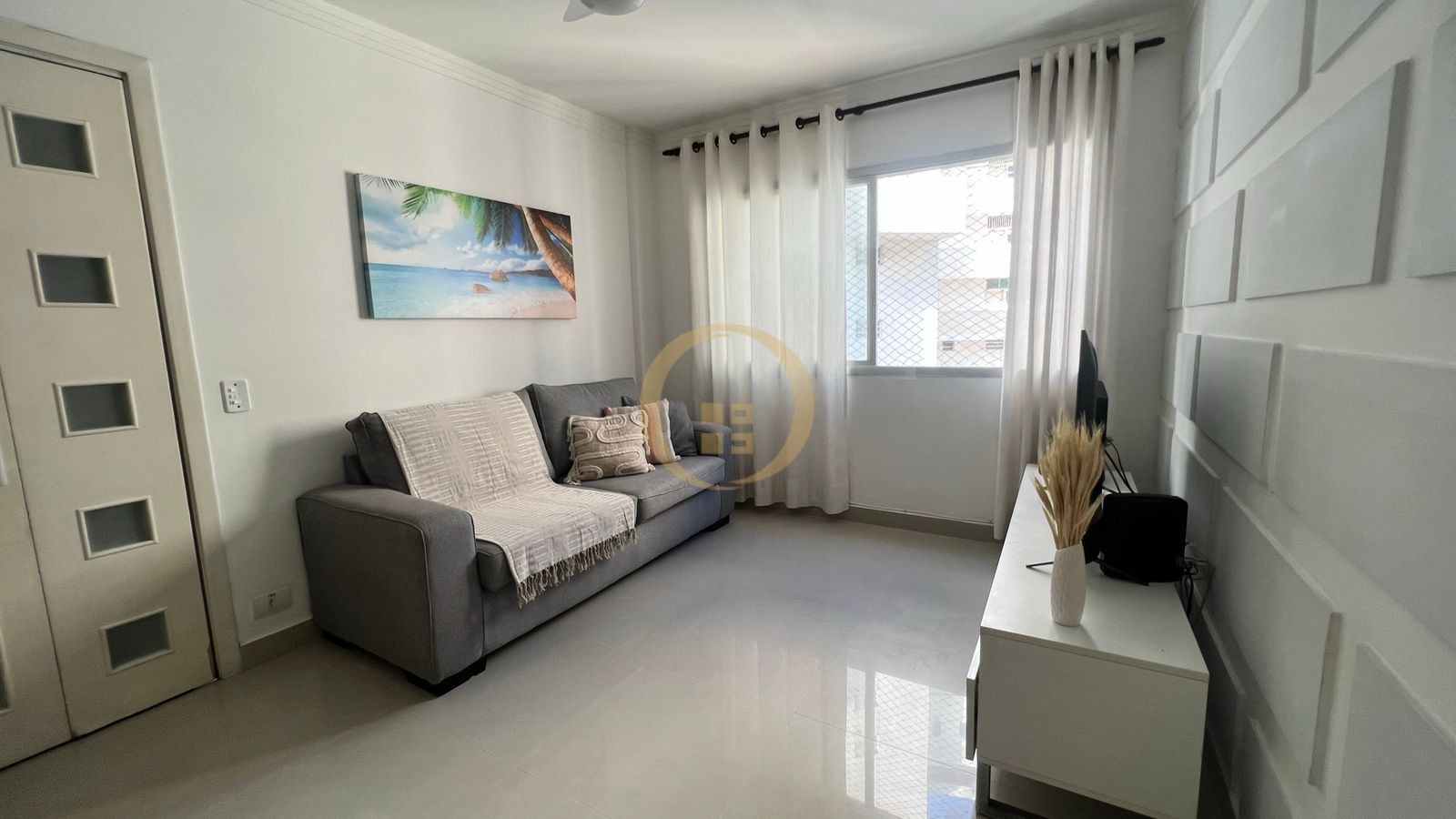 Apartamento na Praia das Pitangueiras, Guarujá - SP