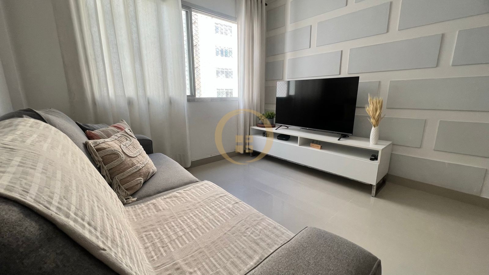 Apartamento na Praia das Pitangueiras, Guarujá - SP