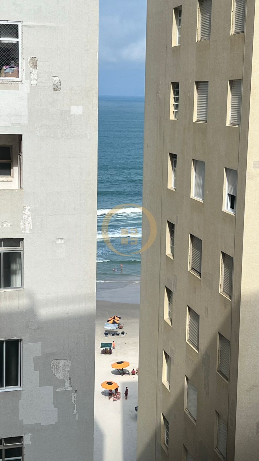 Apartamento na Praia das Pitangueiras, Guarujá - SP
