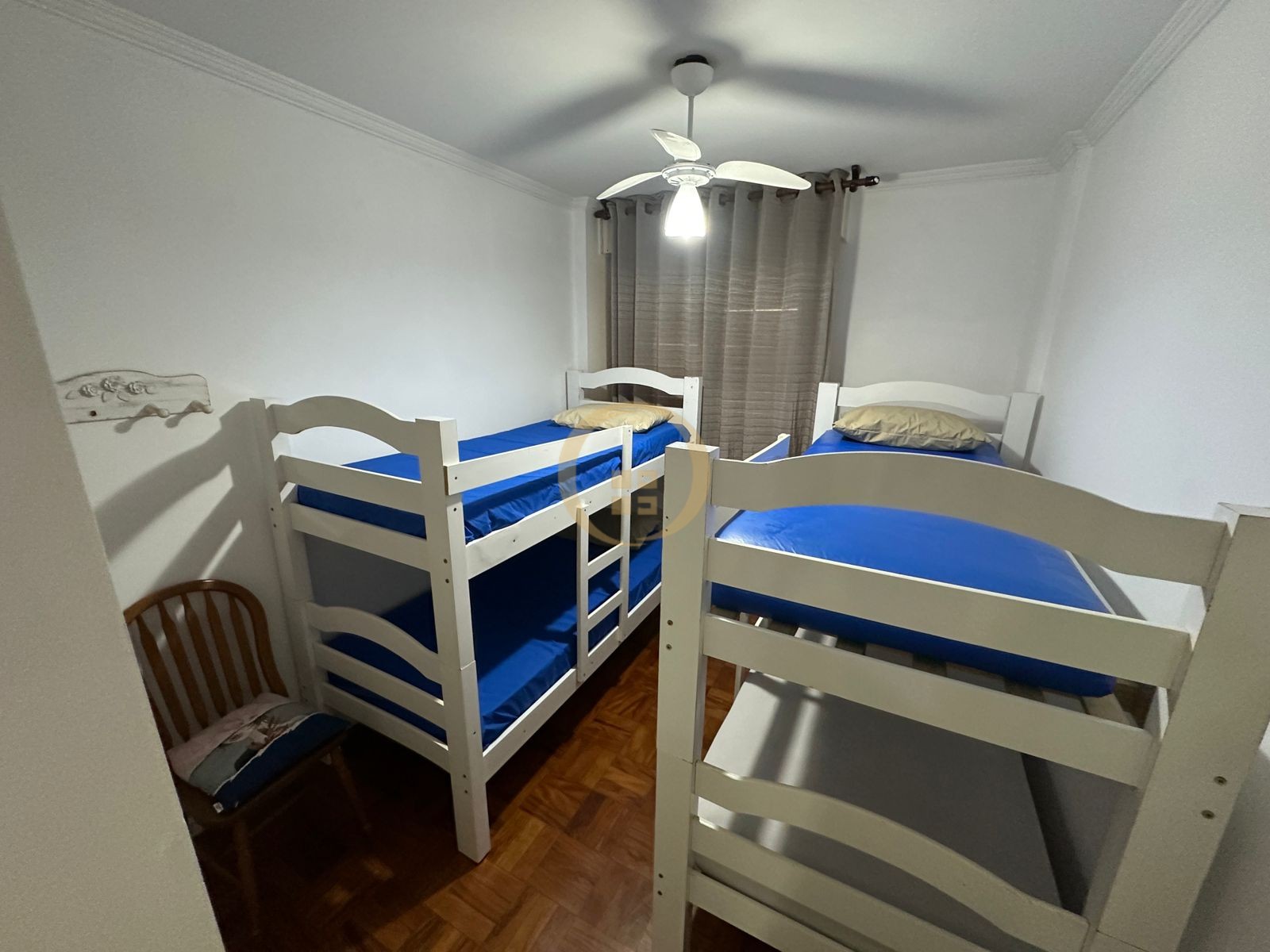 Apartamento na Praia das Pitangueiras, Guarujá - SP